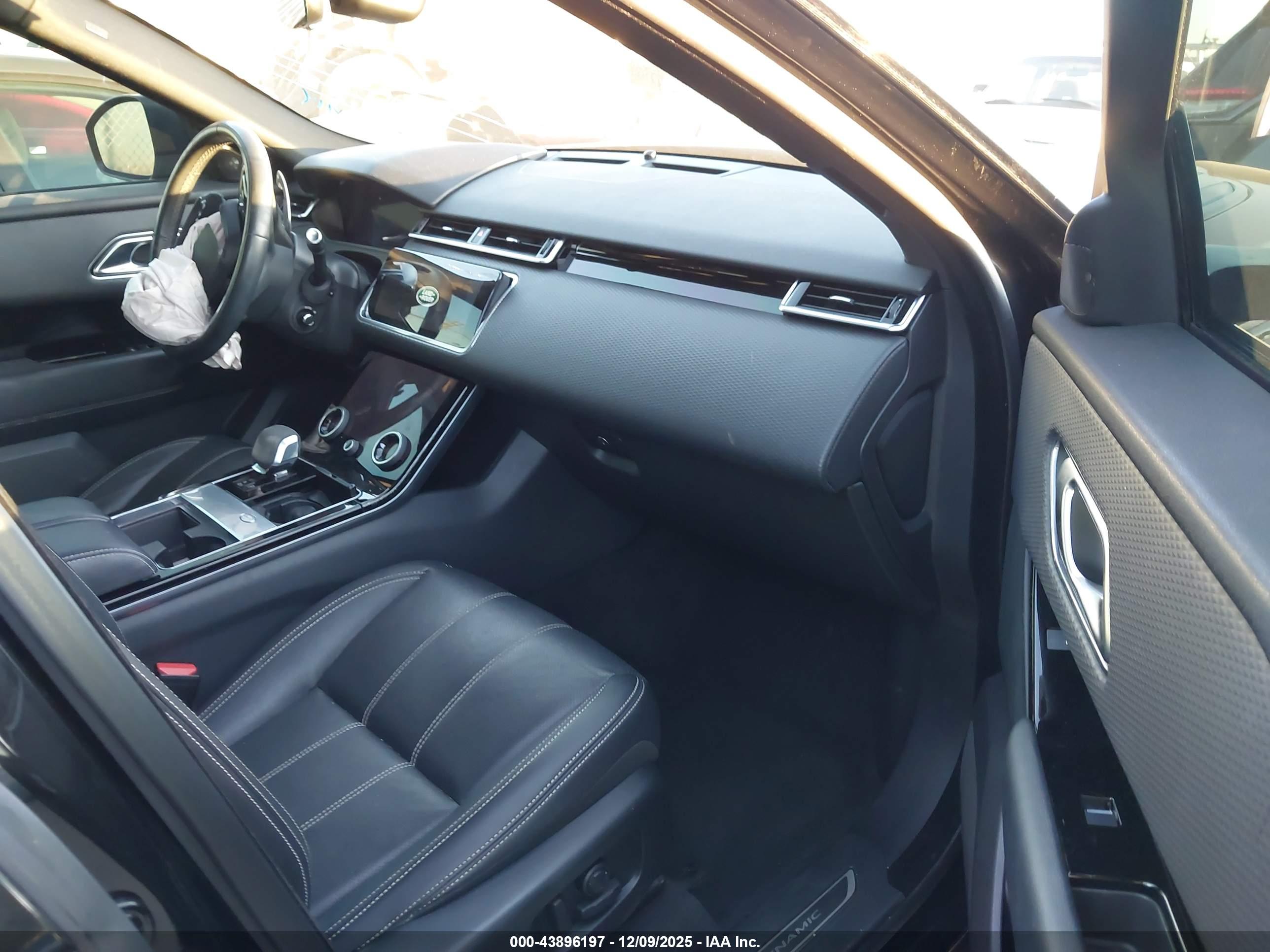 LAND ROVER image 5