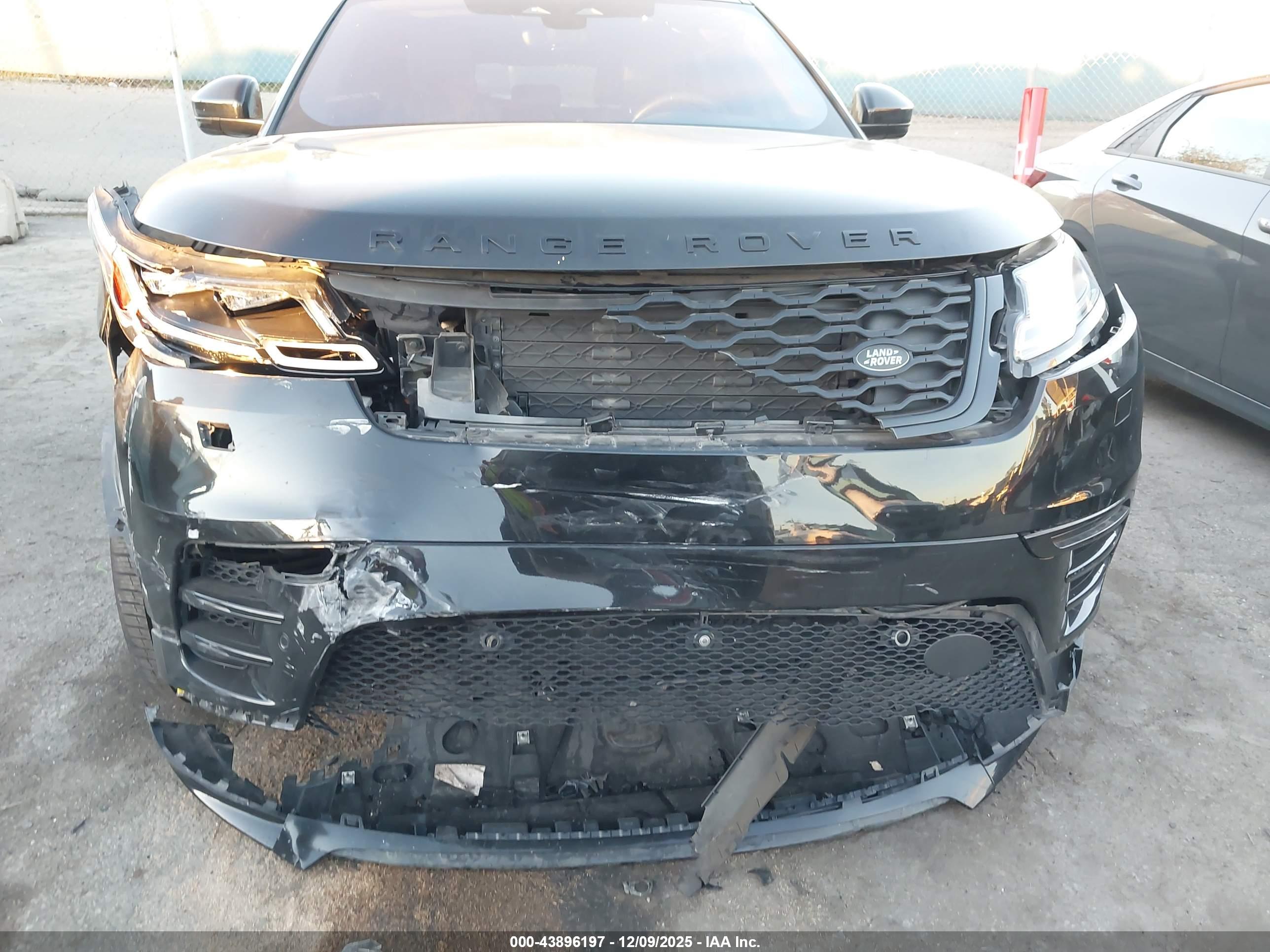 LAND ROVER image 6