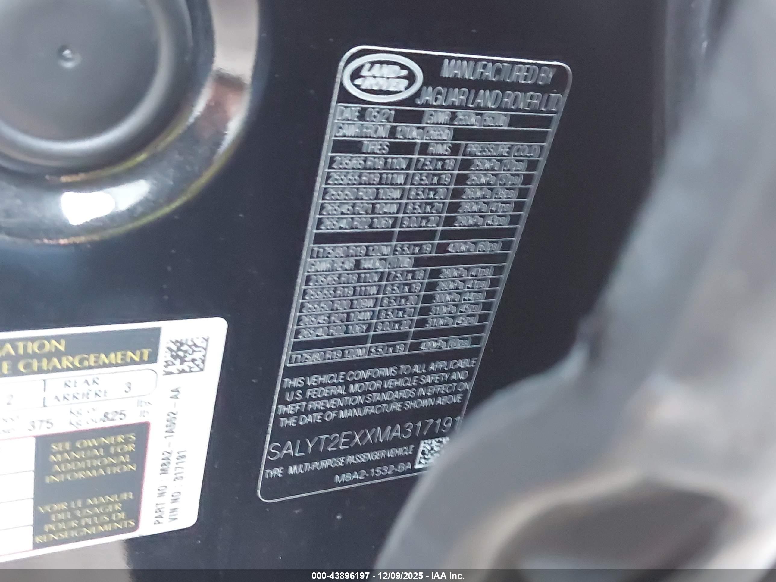 LAND ROVER image 9
