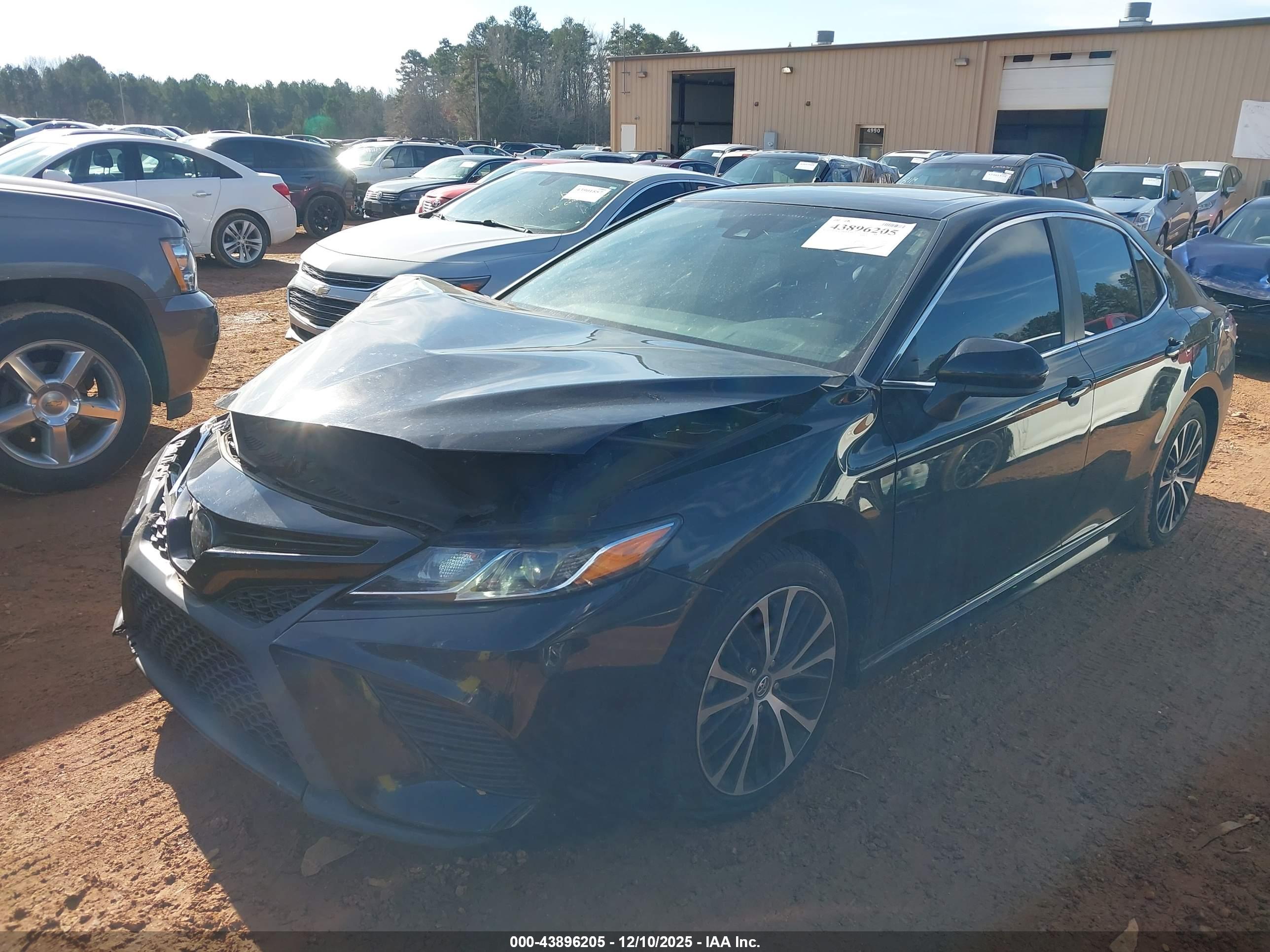 TOYOTA CAMRY image 2