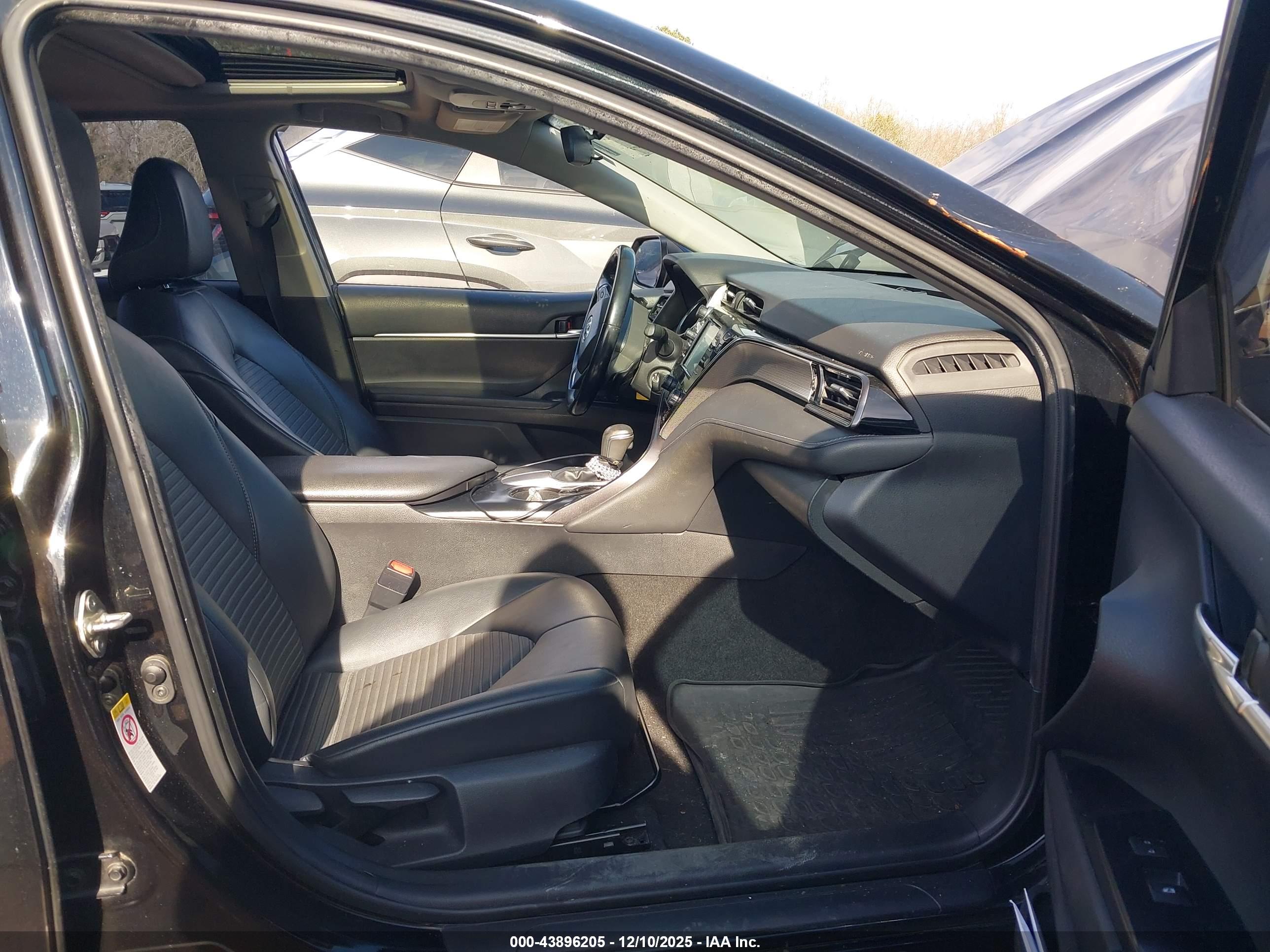 TOYOTA CAMRY image 5