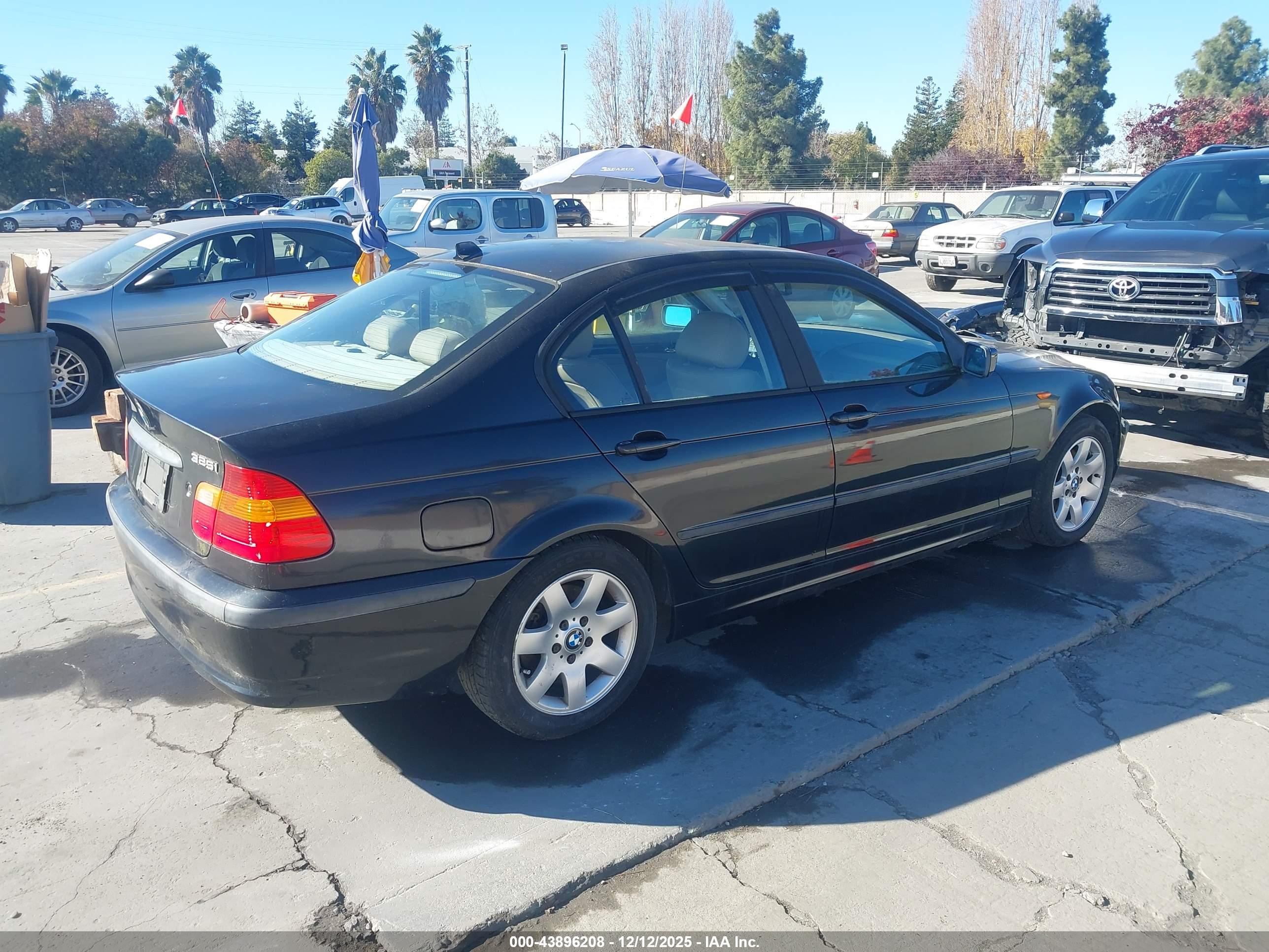 BMW 325I image 4