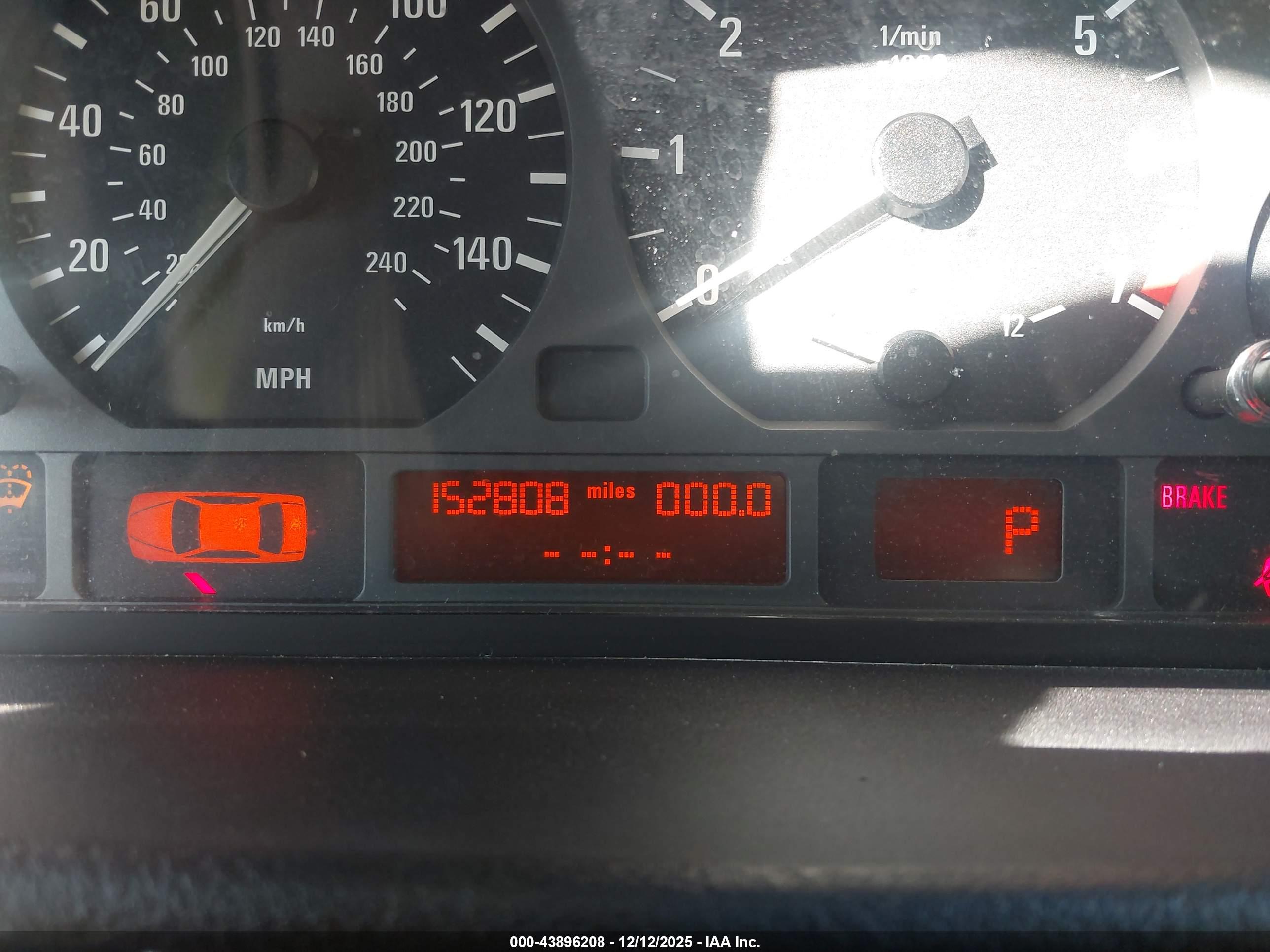 BMW 325I image 7