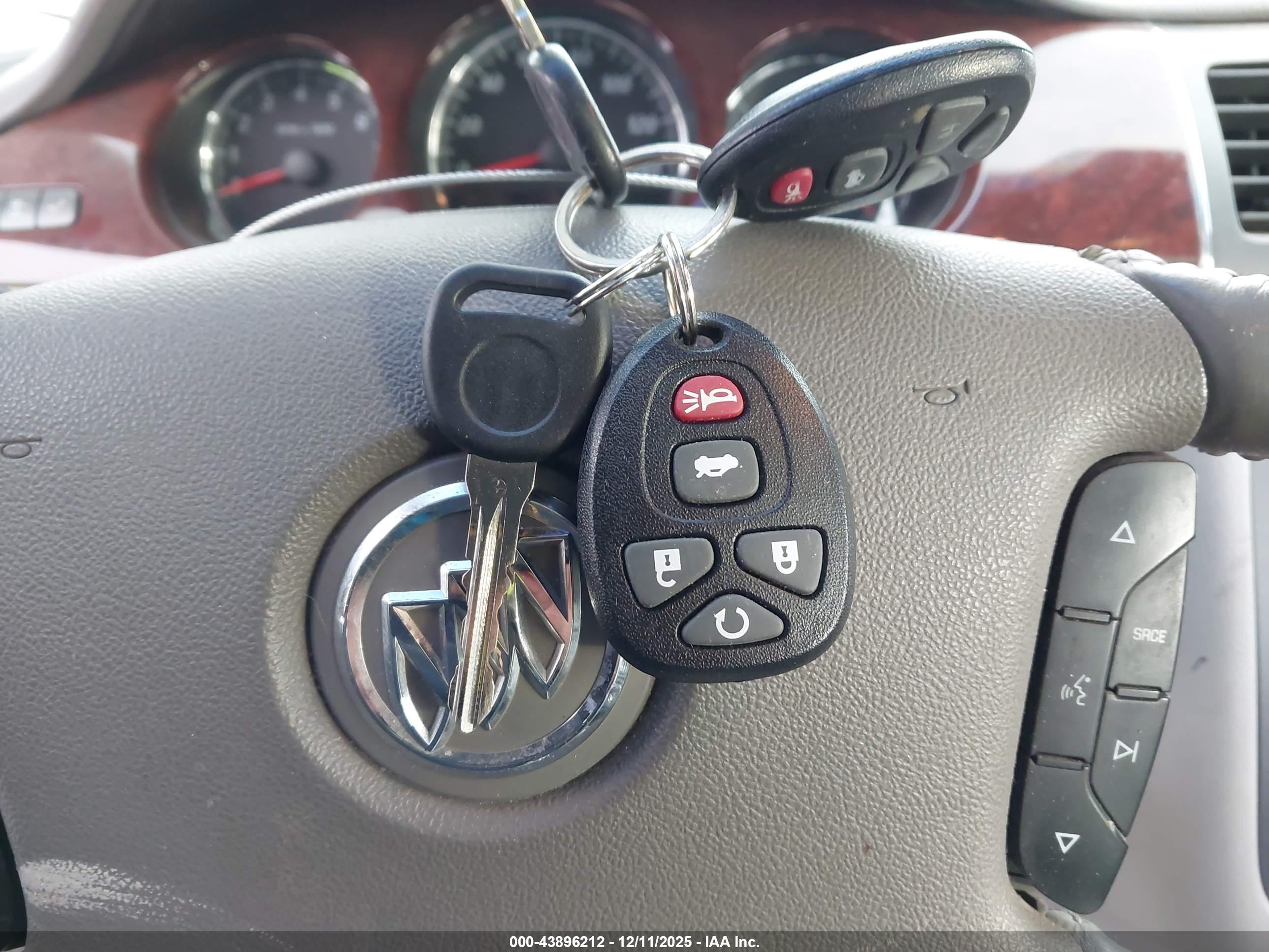 BUICK LUCERNE image 11