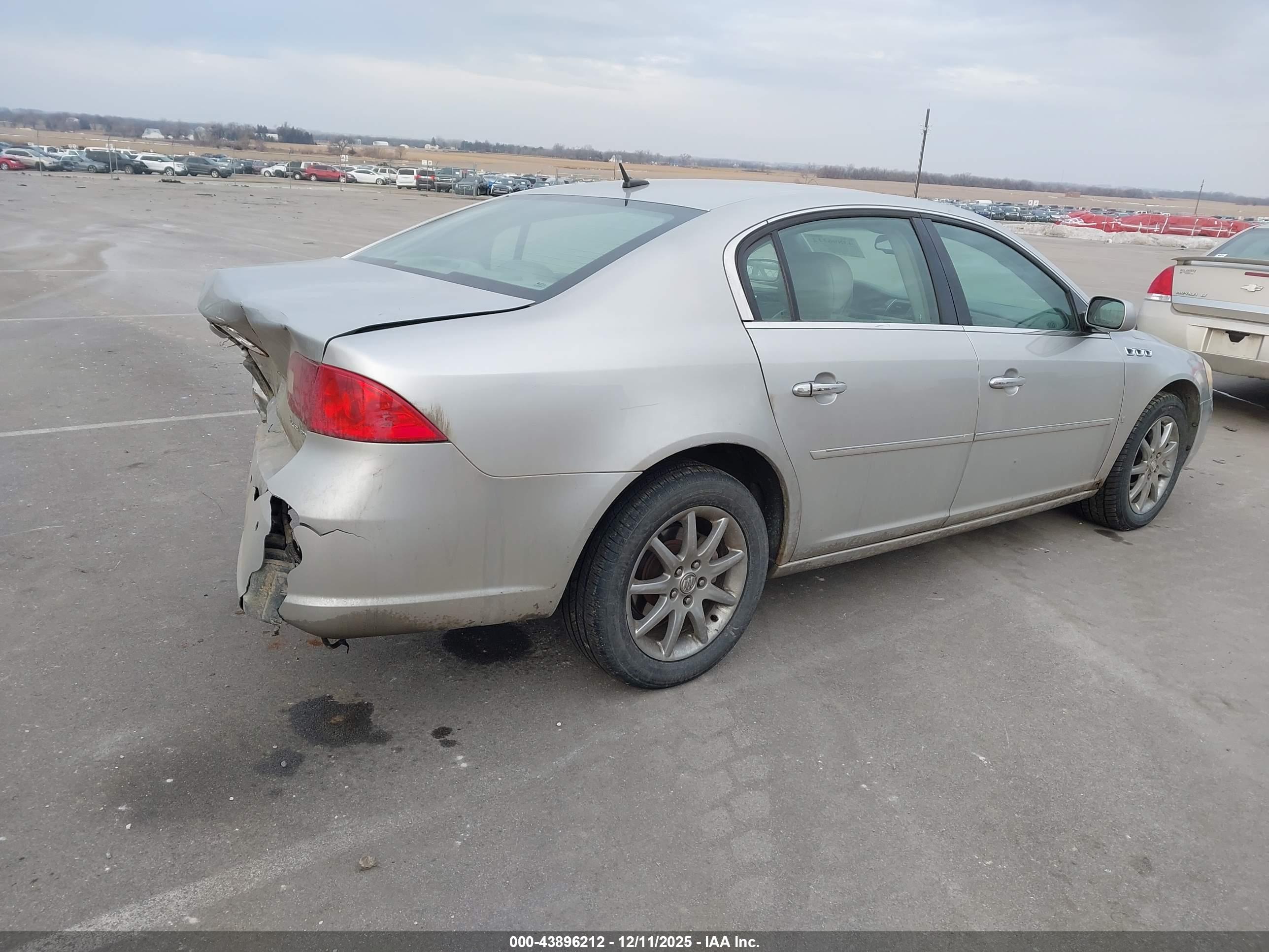 BUICK LUCERNE image 4