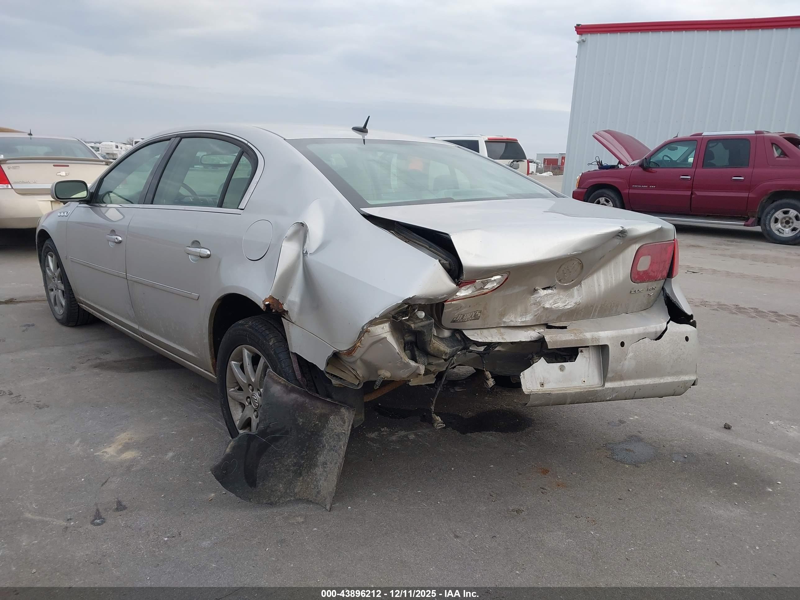 BUICK LUCERNE image 6