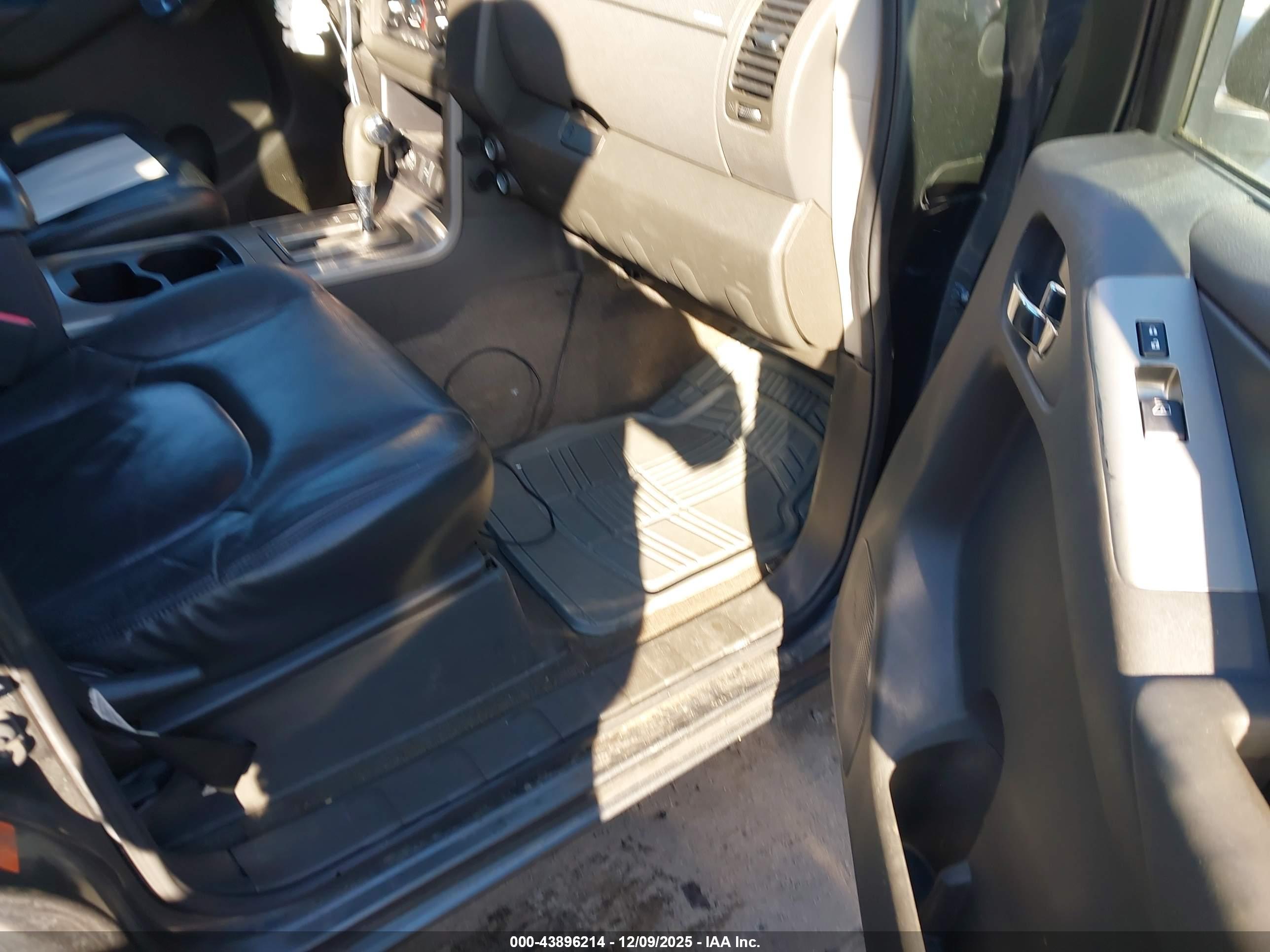 NISSAN PATHFINDER image 5