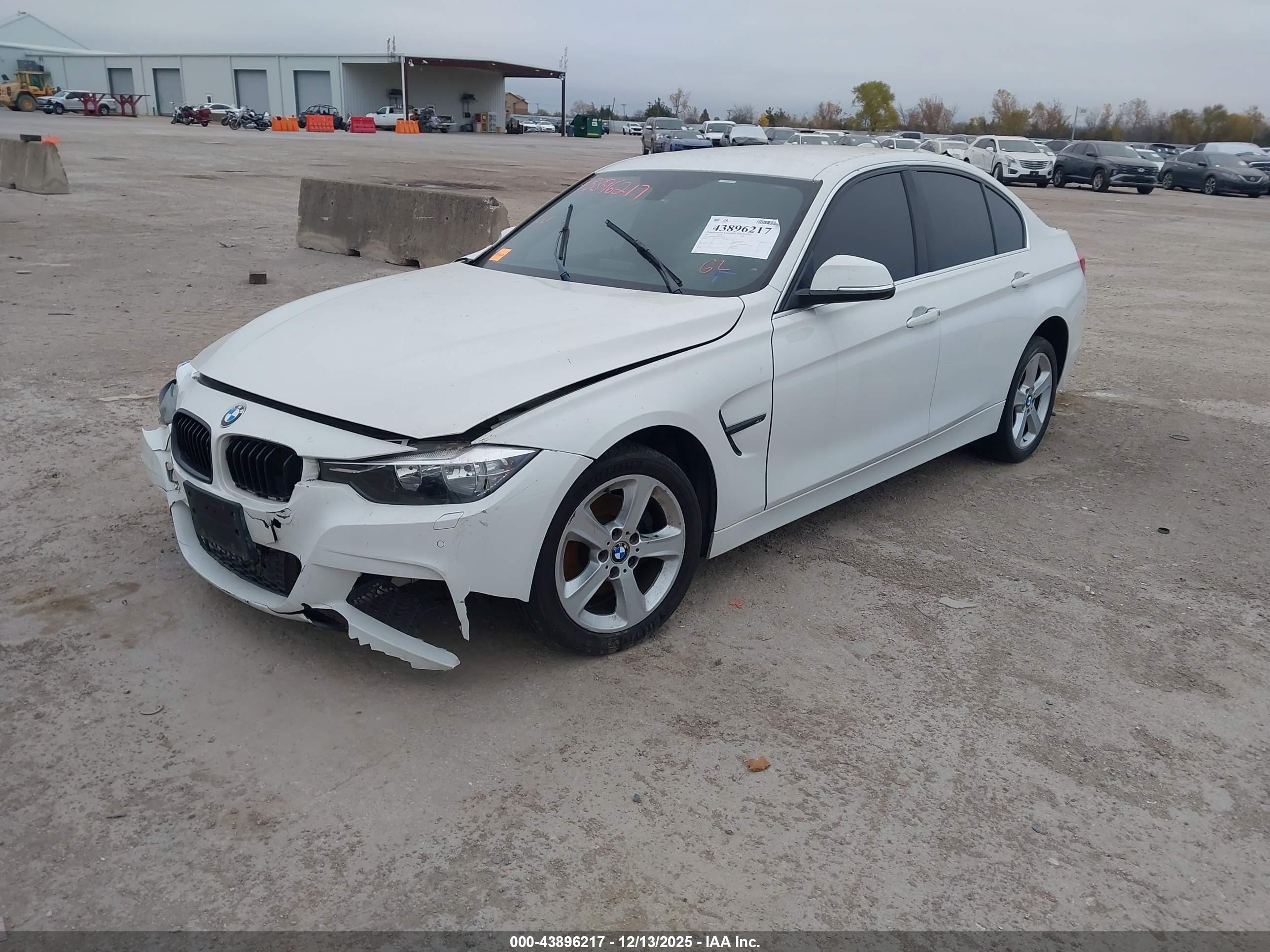 BMW 330I image 2
