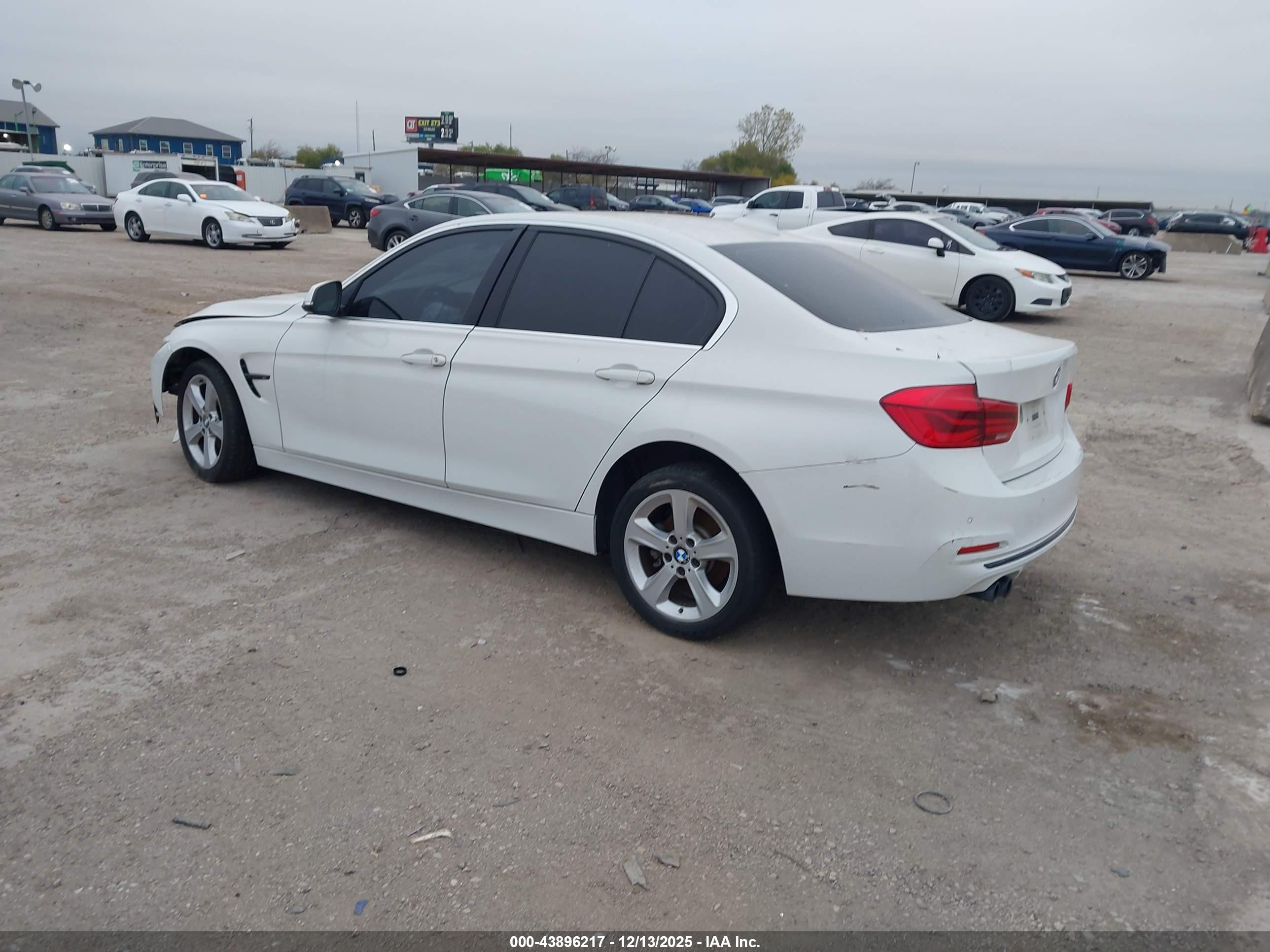 BMW 330I image 3
