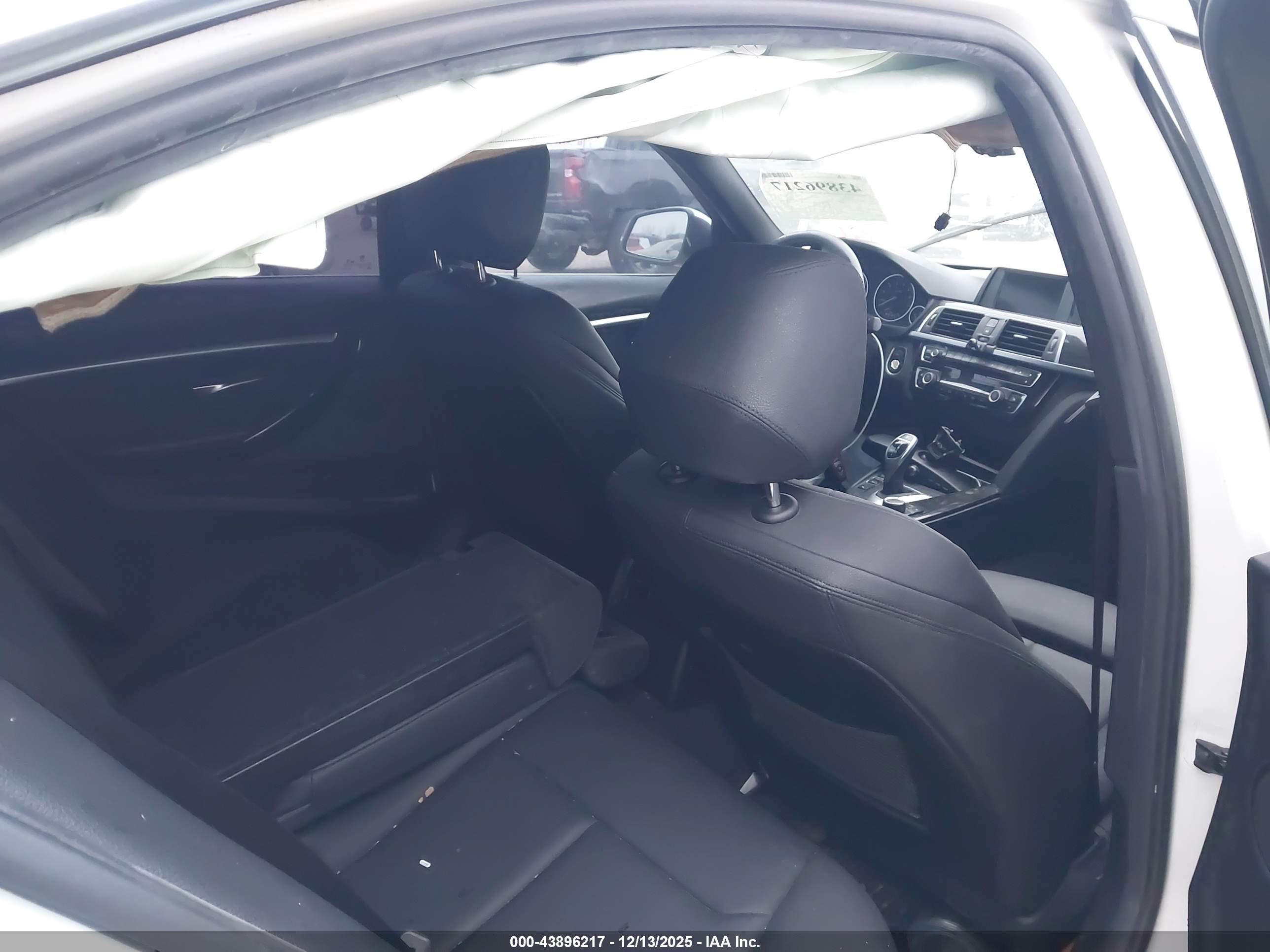BMW 330I image 8