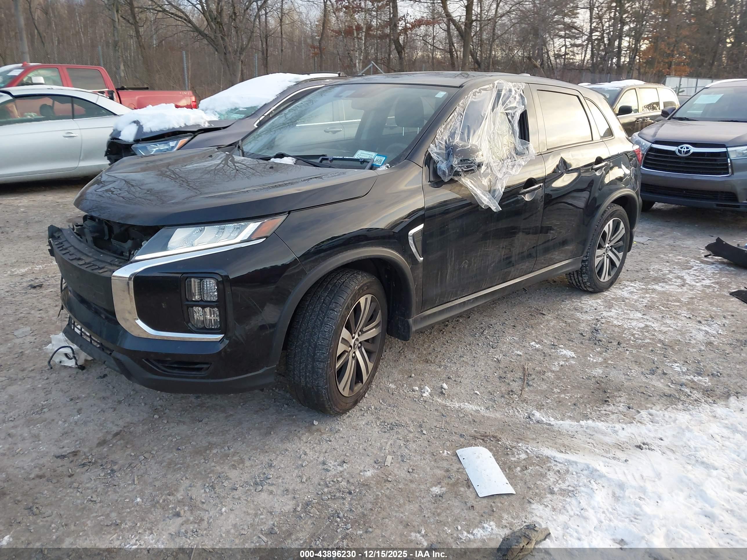 MITSUBISHI OUTLANDER image 2