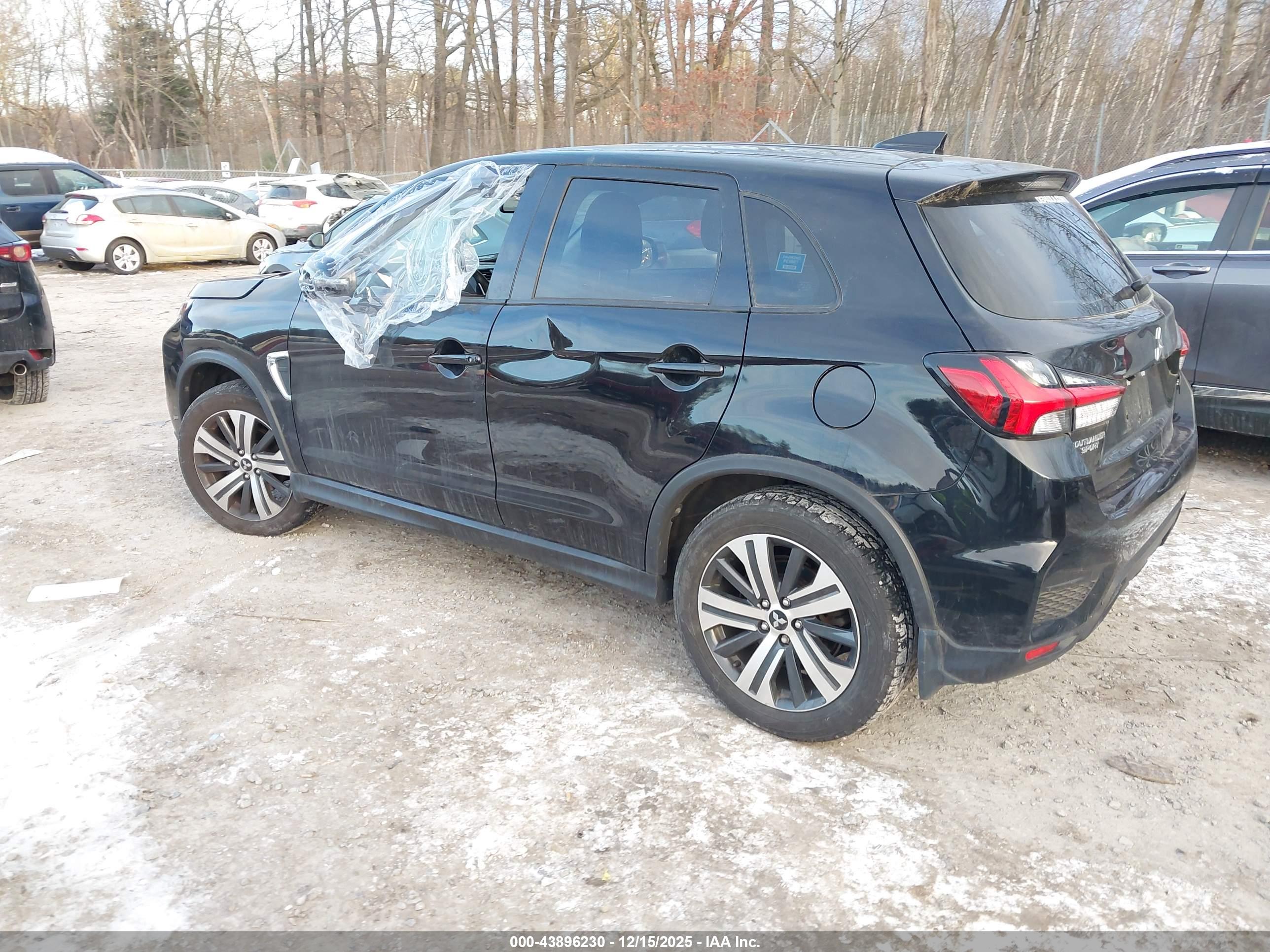MITSUBISHI OUTLANDER image 3