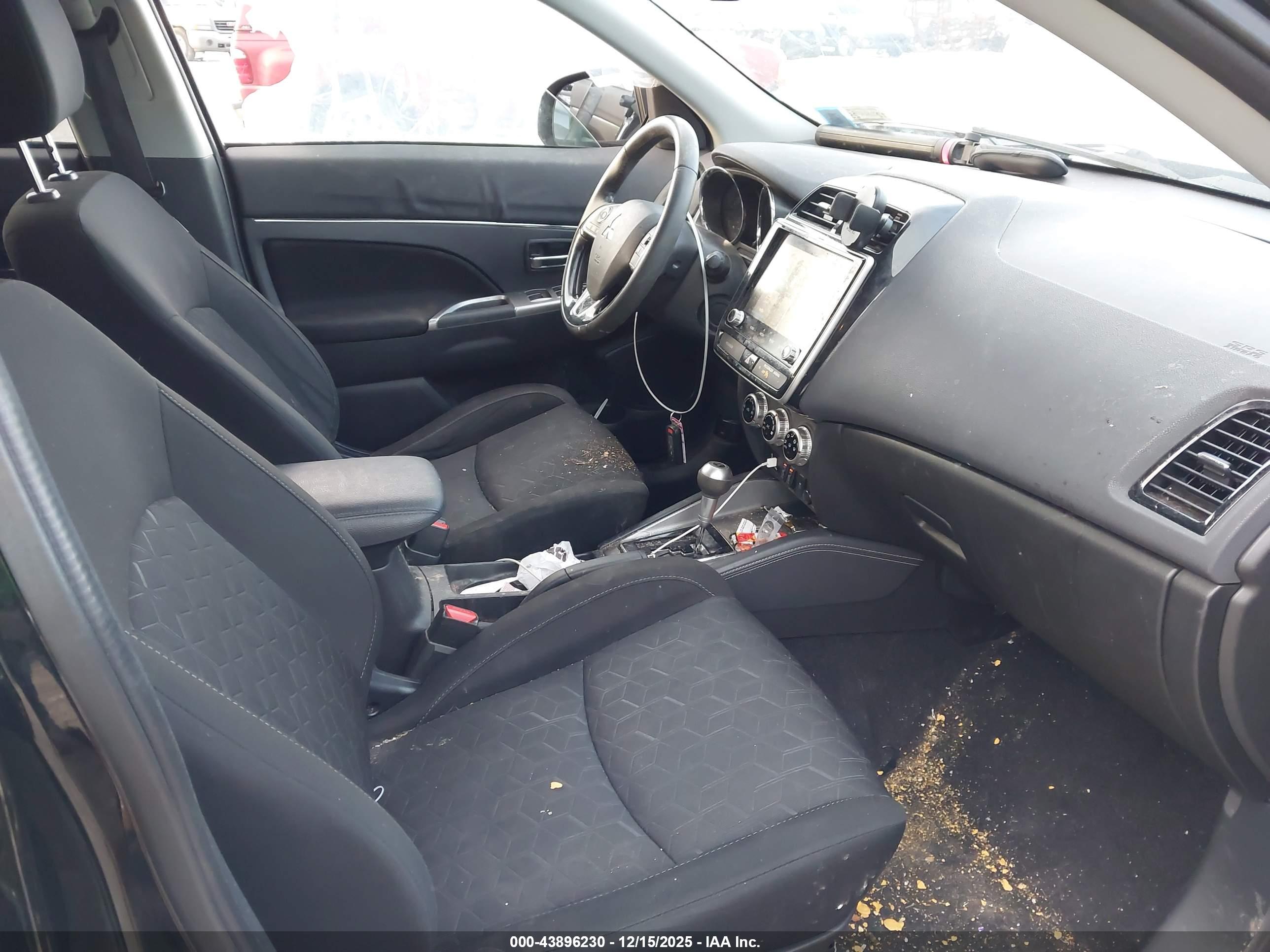 MITSUBISHI OUTLANDER image 5