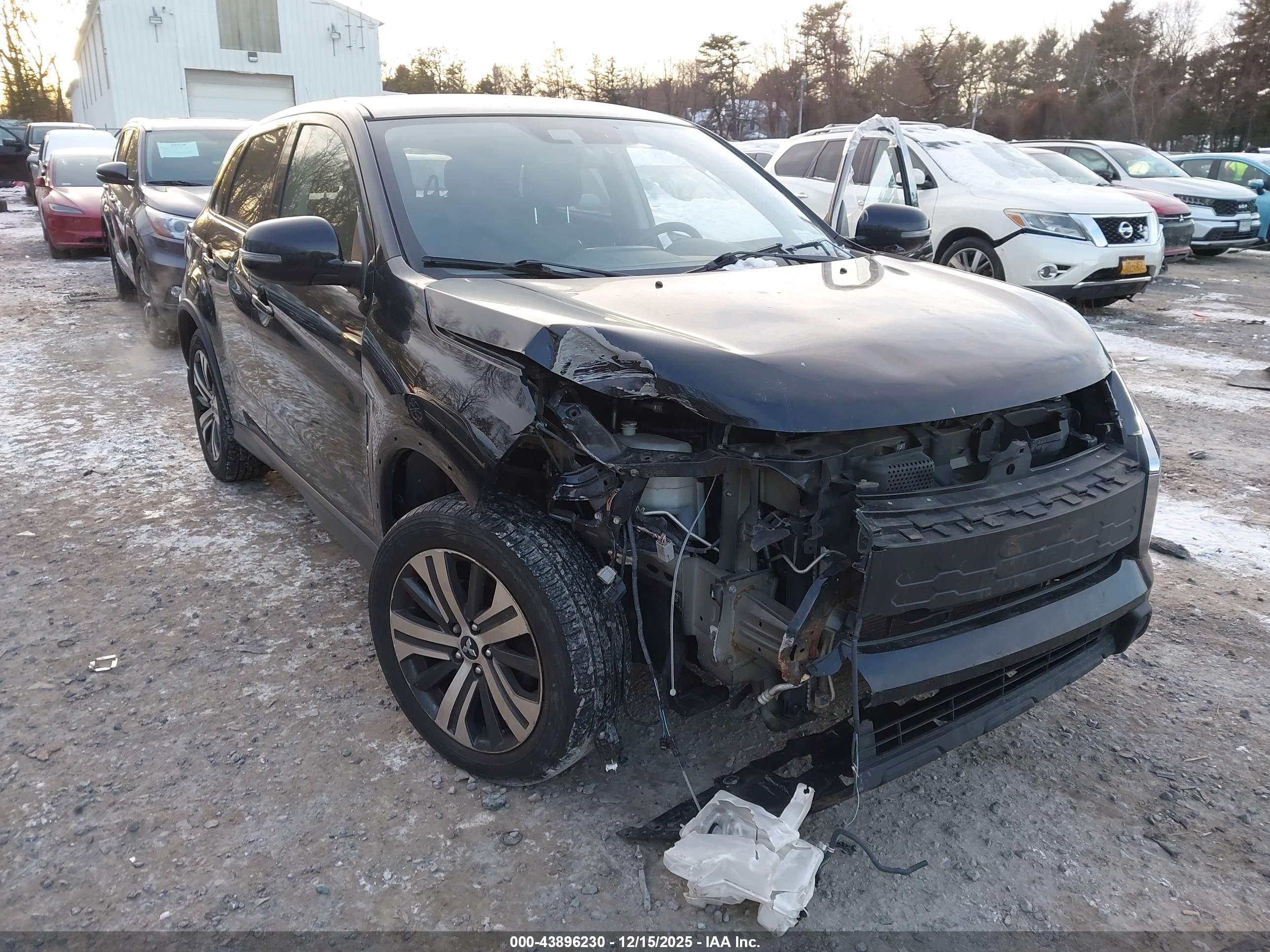 MITSUBISHI OUTLANDER image 6