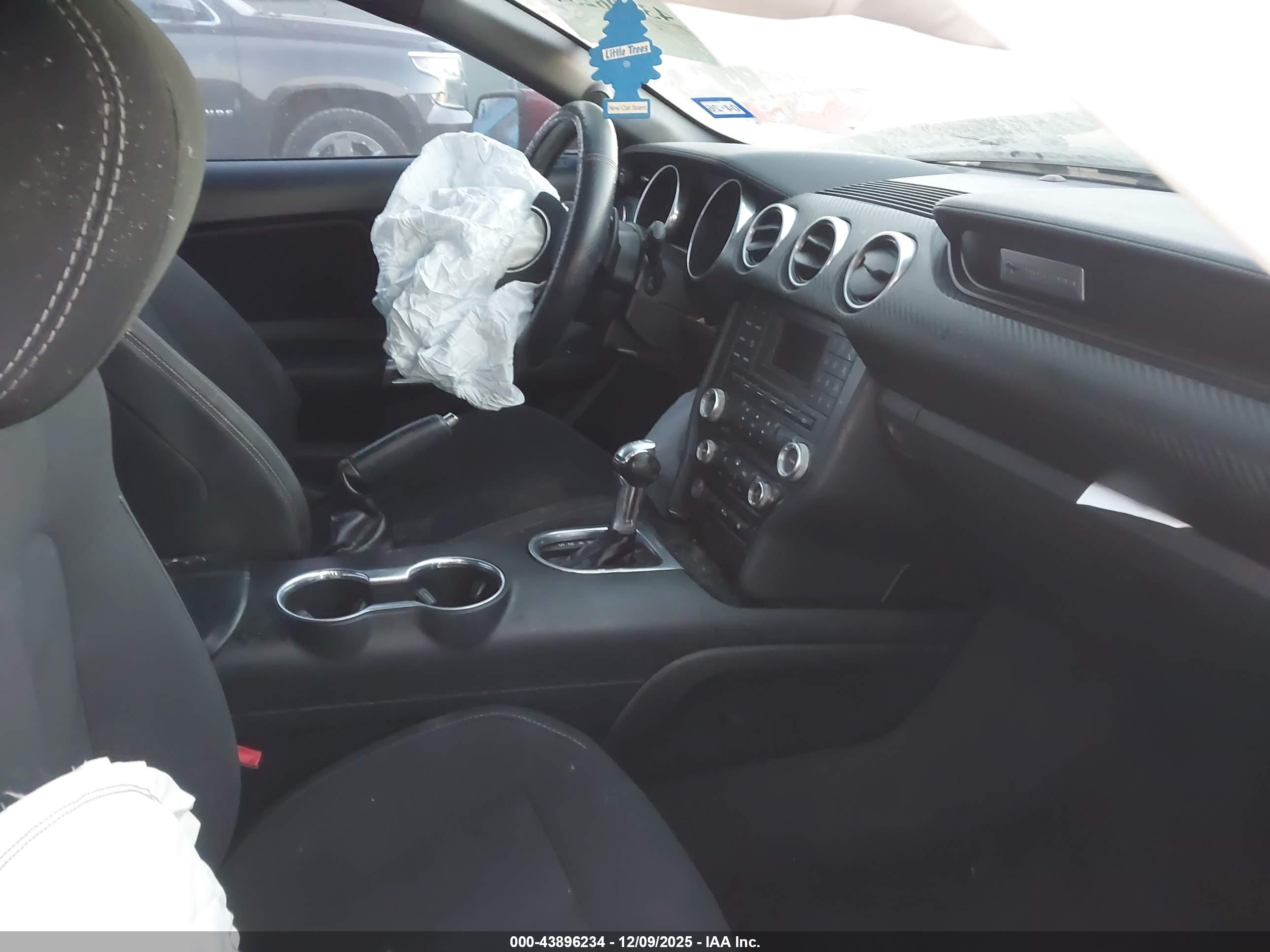 FORD MUSTANG image 5