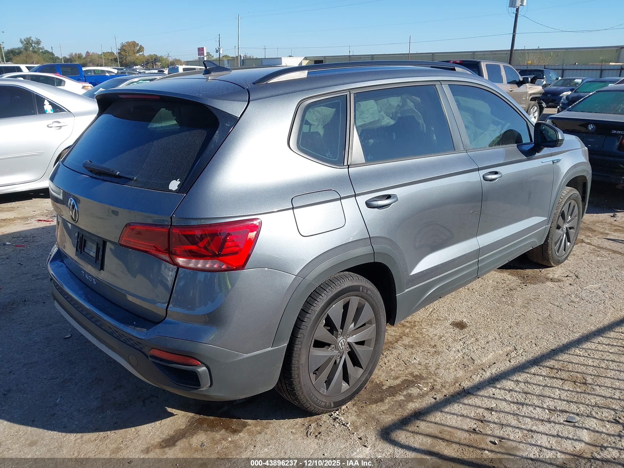 VOLKSWAGEN TAOS image 4