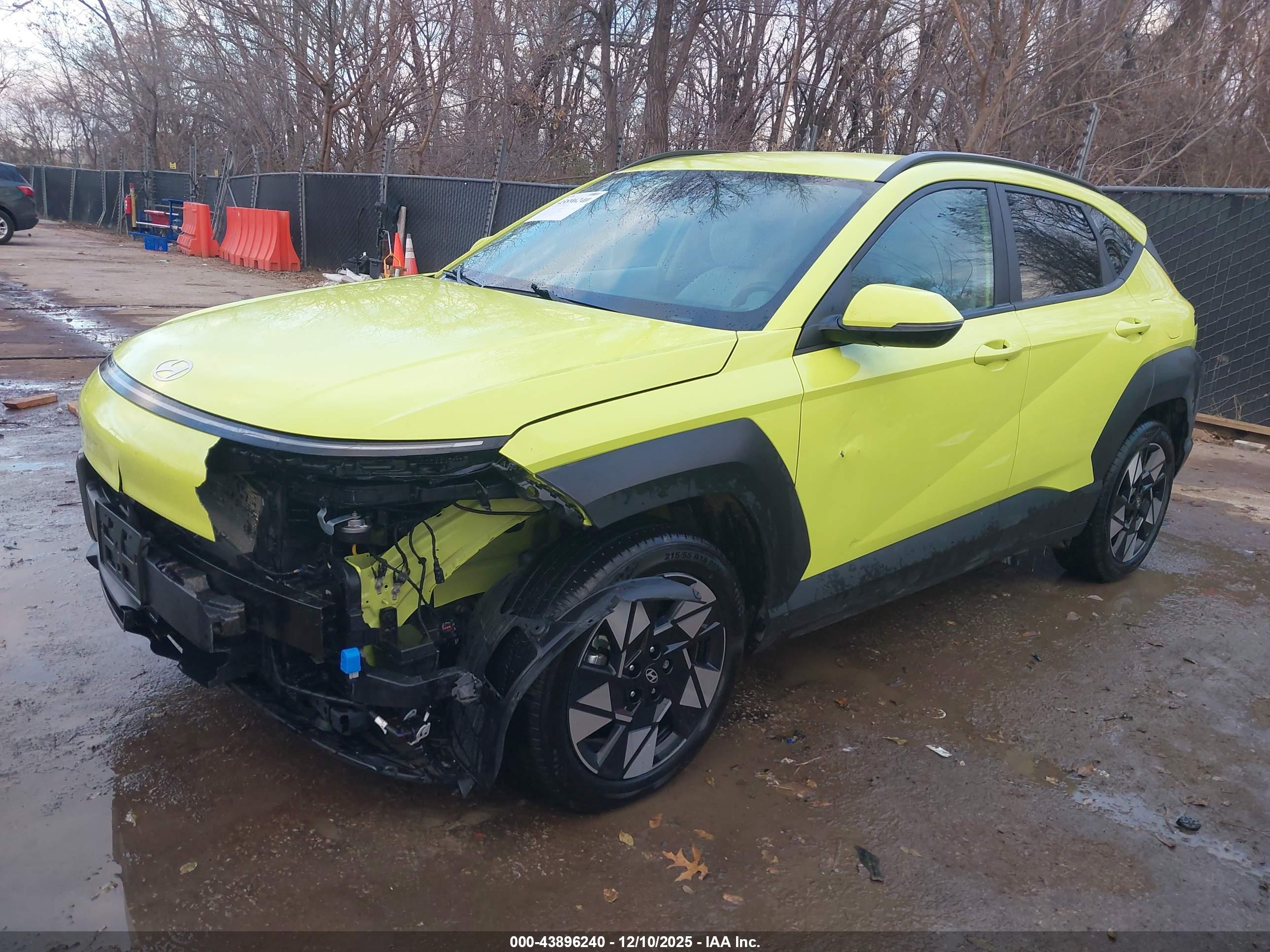 HYUNDAI KONA image 2