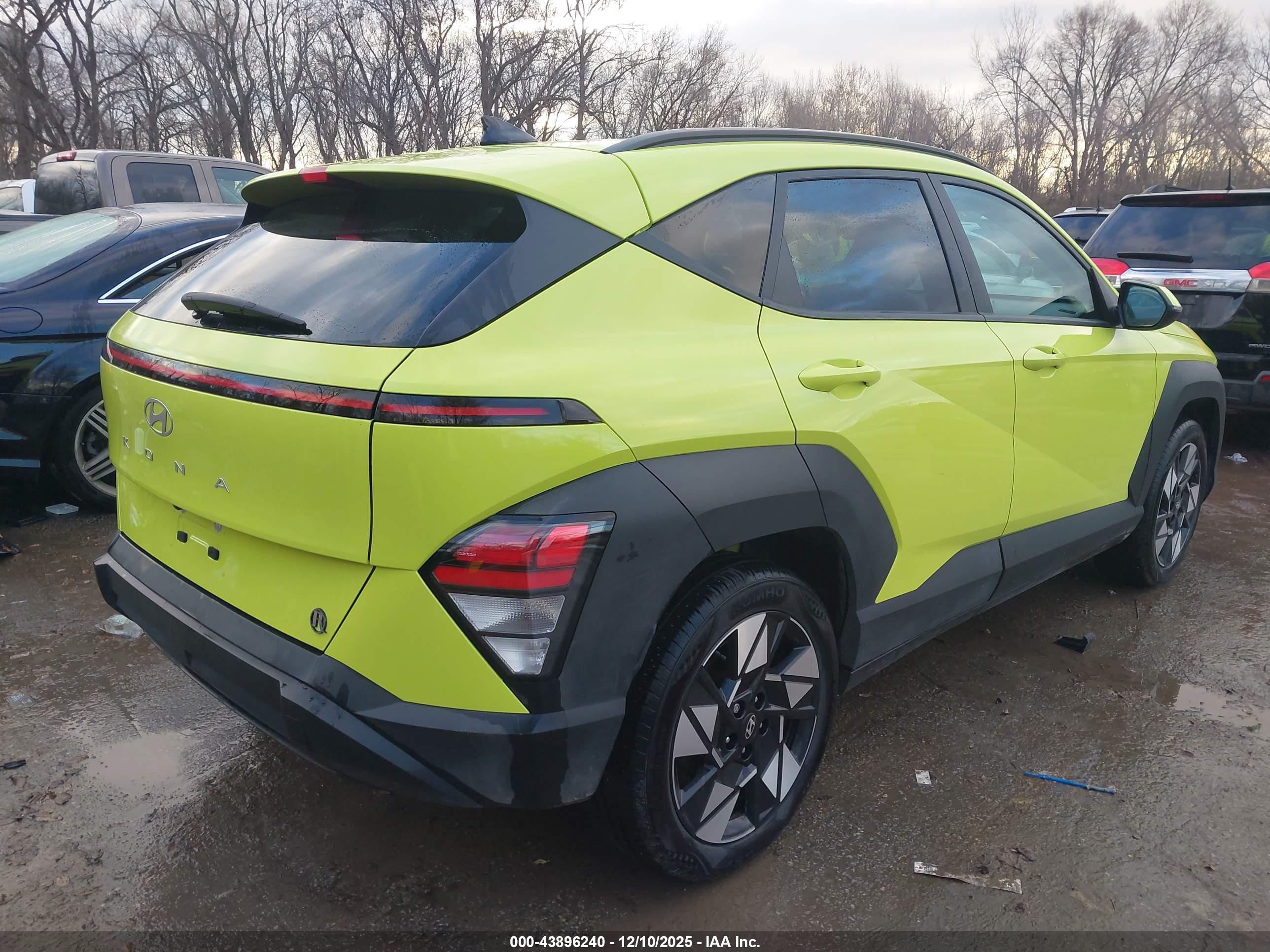 HYUNDAI KONA image 4