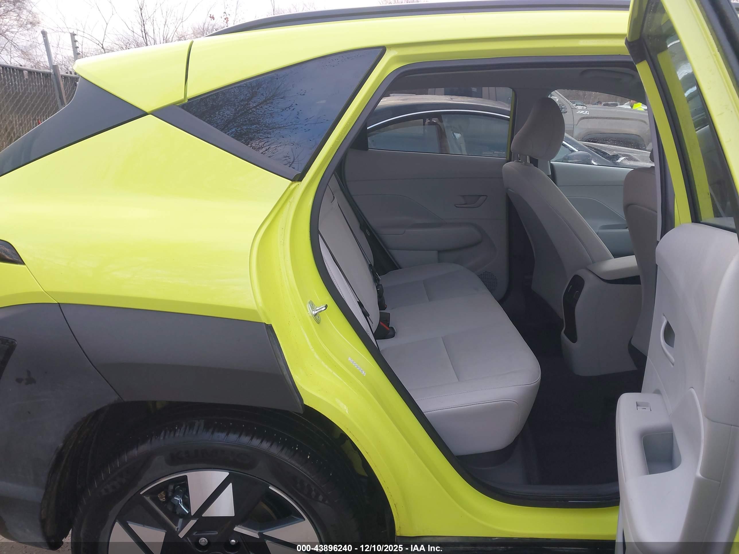 HYUNDAI KONA image 8