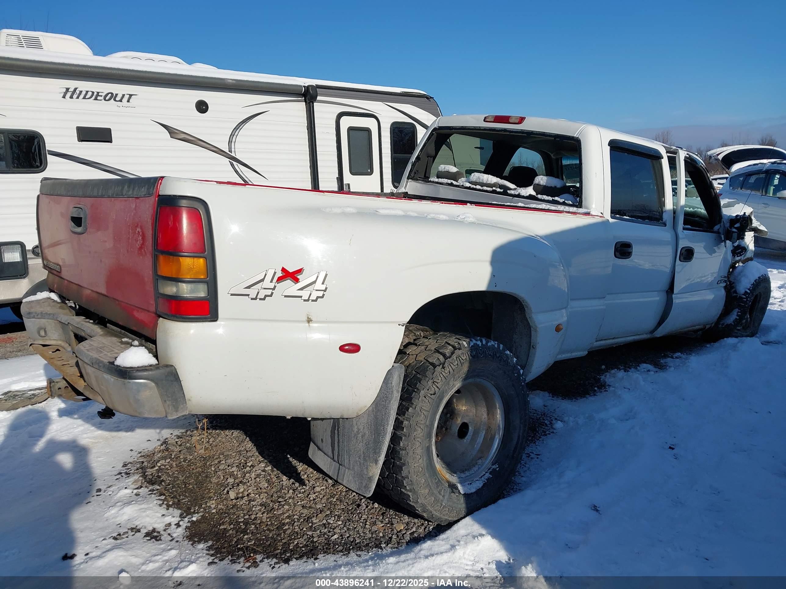 CHEVROLET SILVERADO image 4