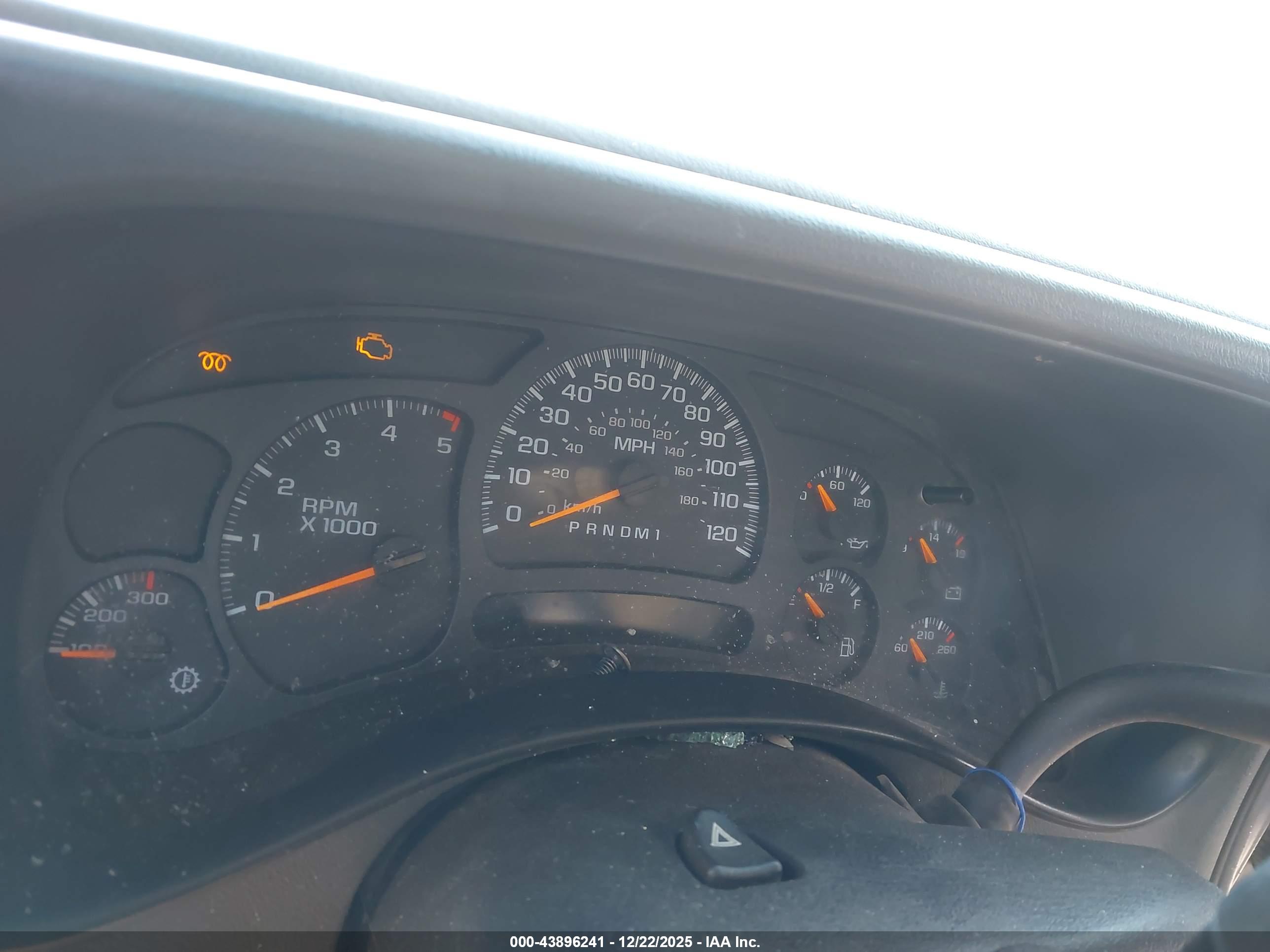 CHEVROLET SILVERADO image 7