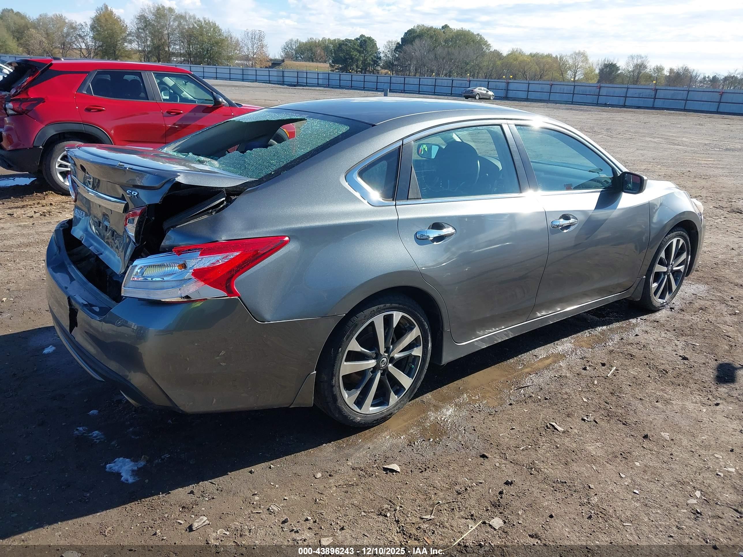 NISSAN ALTIMA image 4