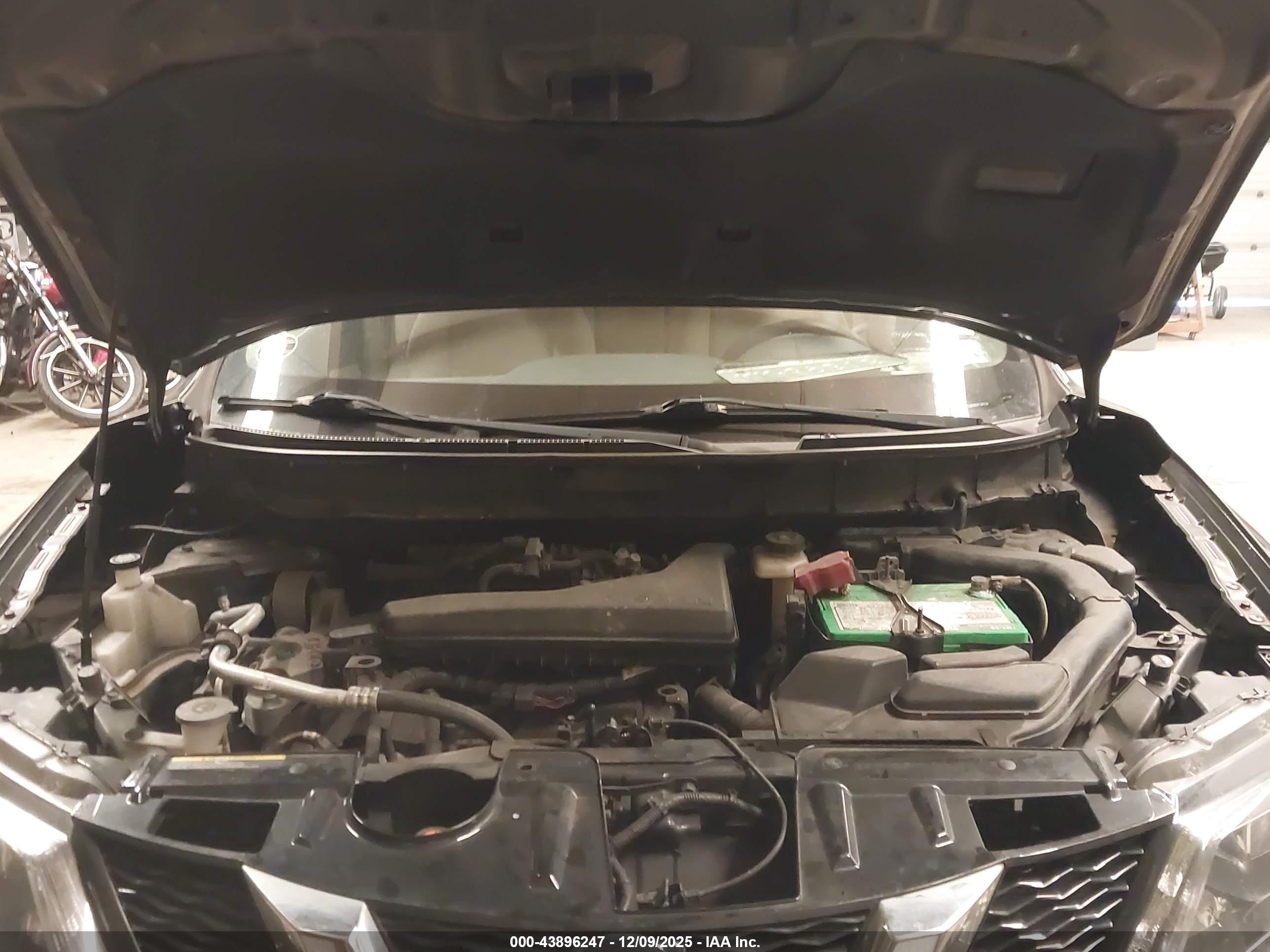NISSAN ROGUE image 10