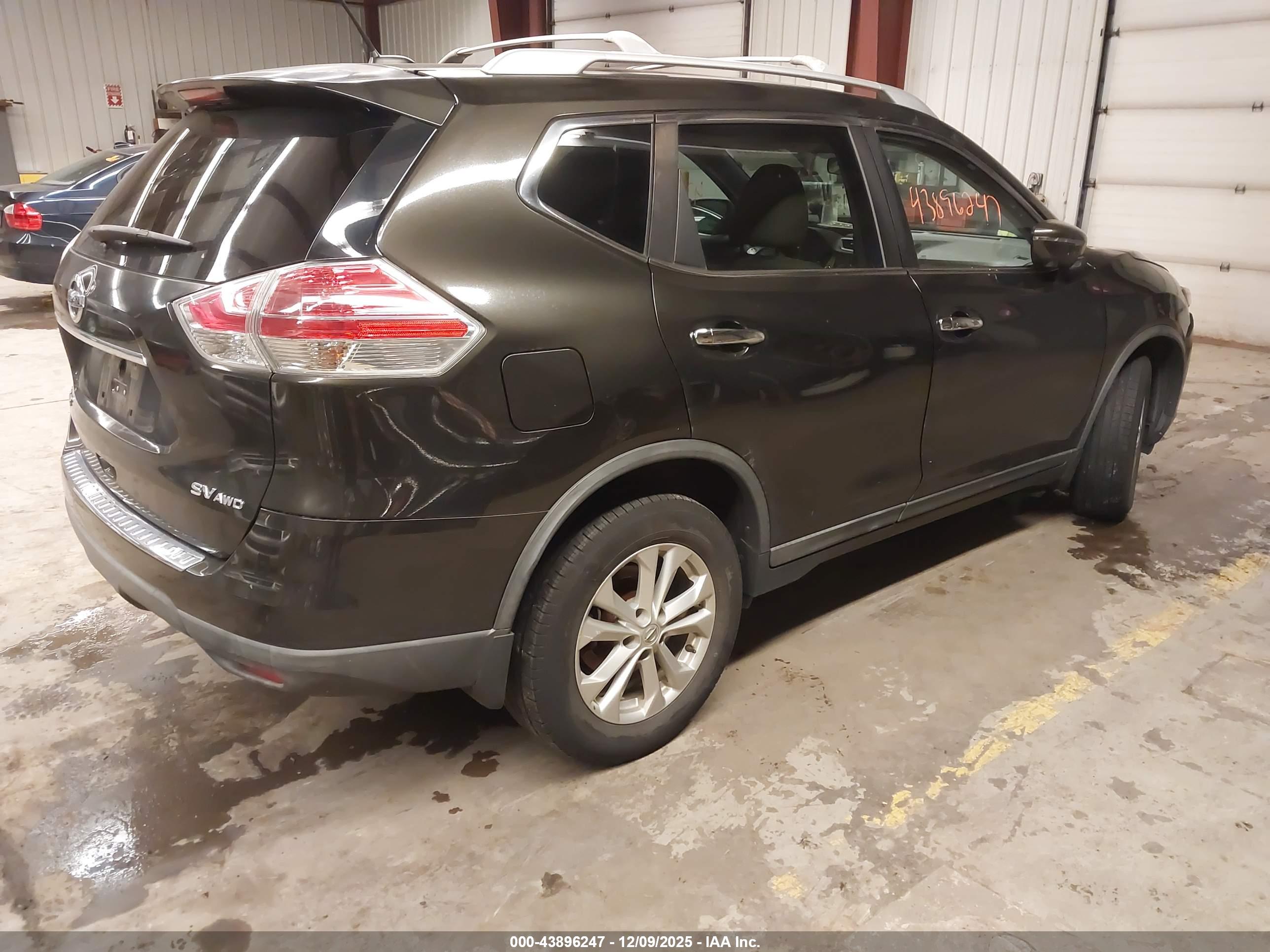 NISSAN ROGUE image 4