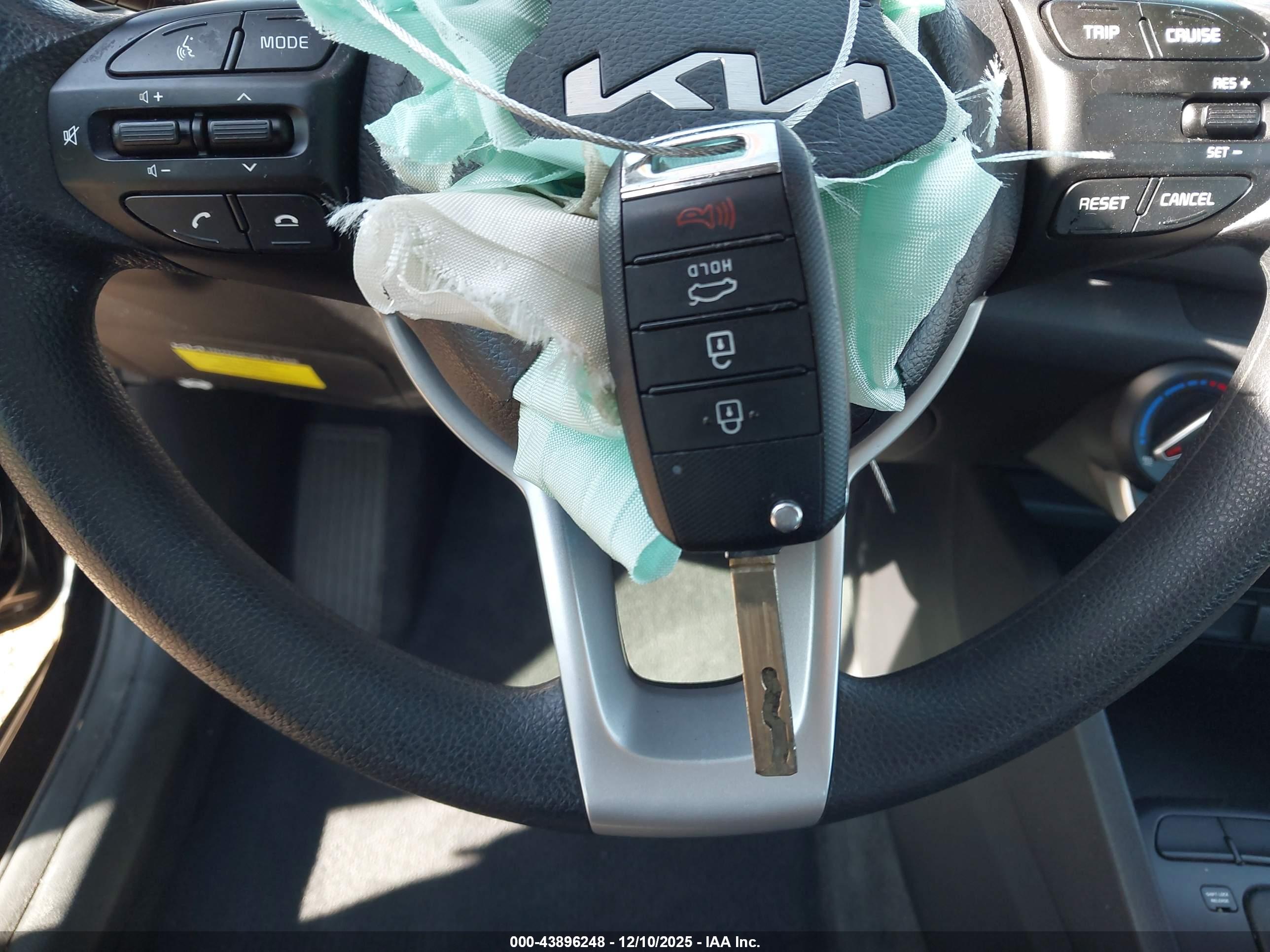 KIA RIO image 11