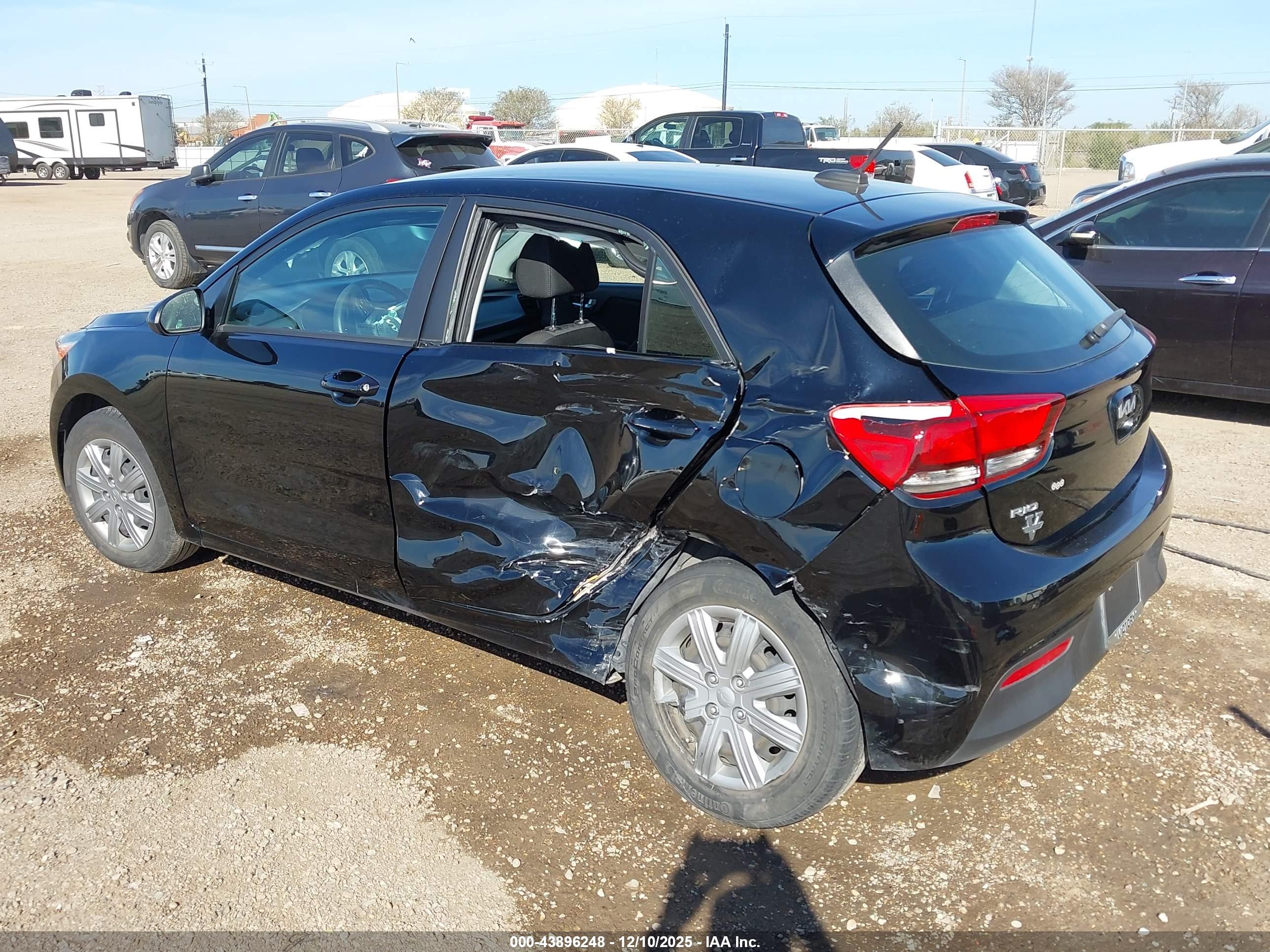 KIA RIO image 3