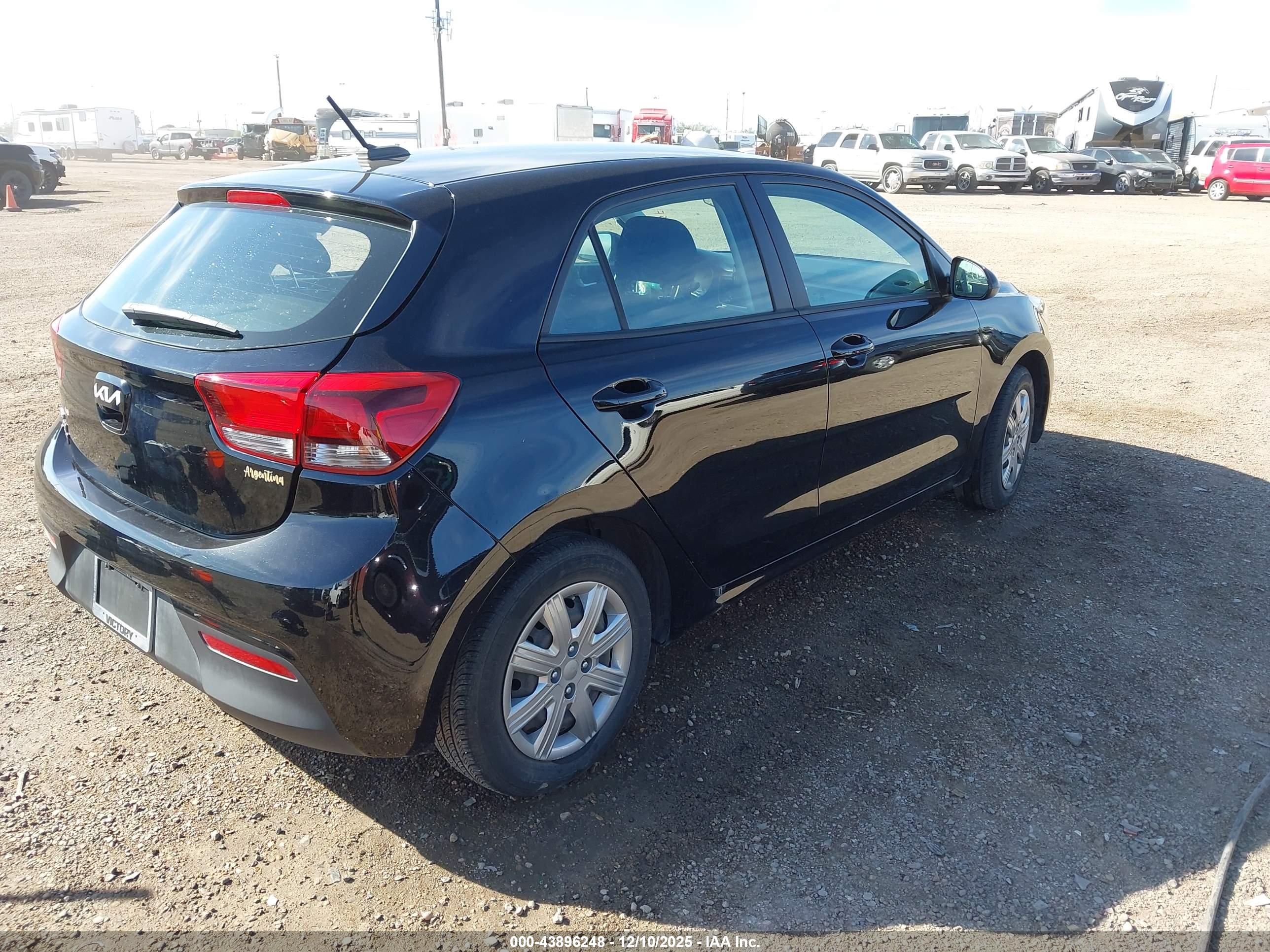 KIA RIO image 4