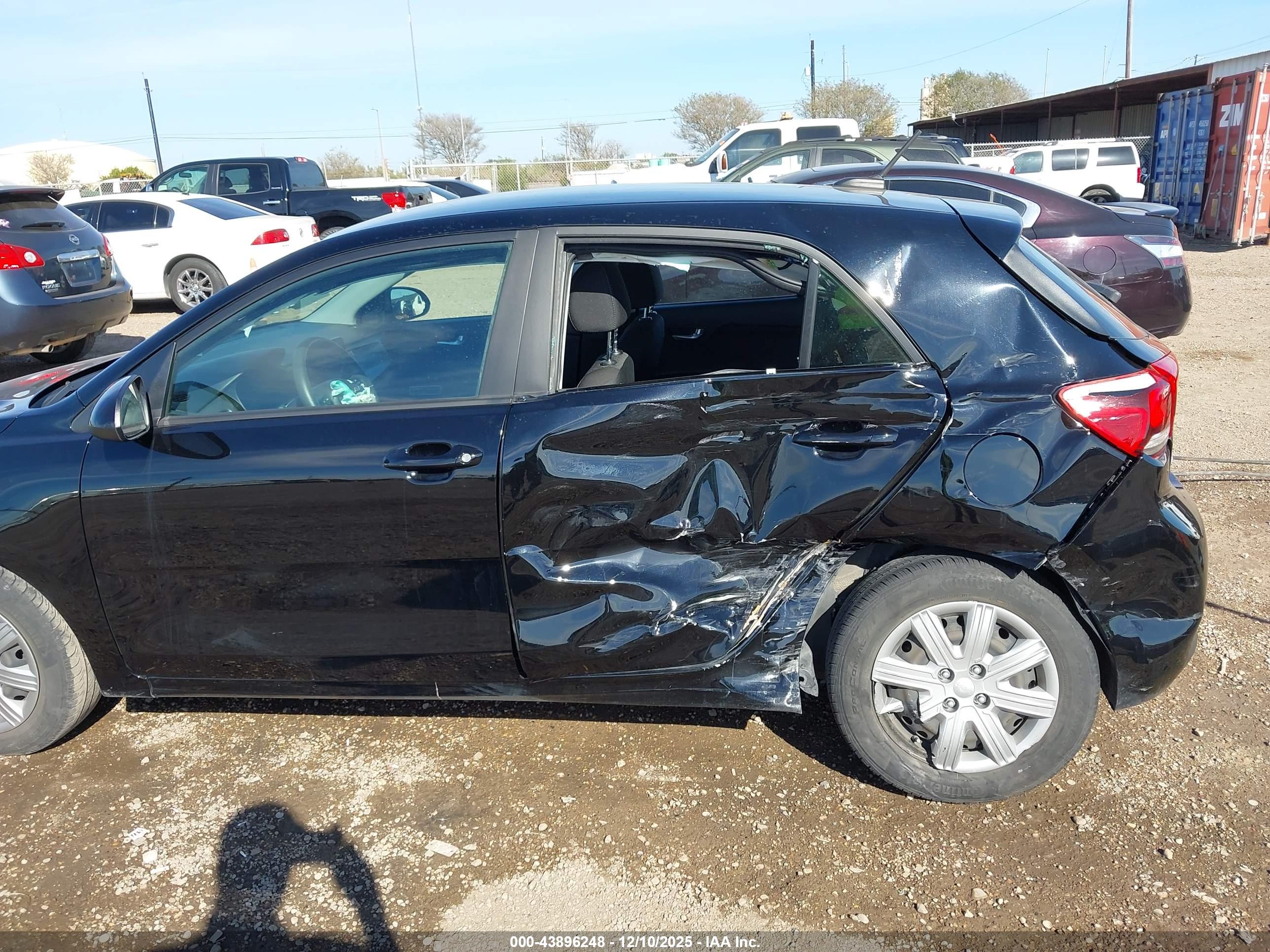KIA RIO image 6