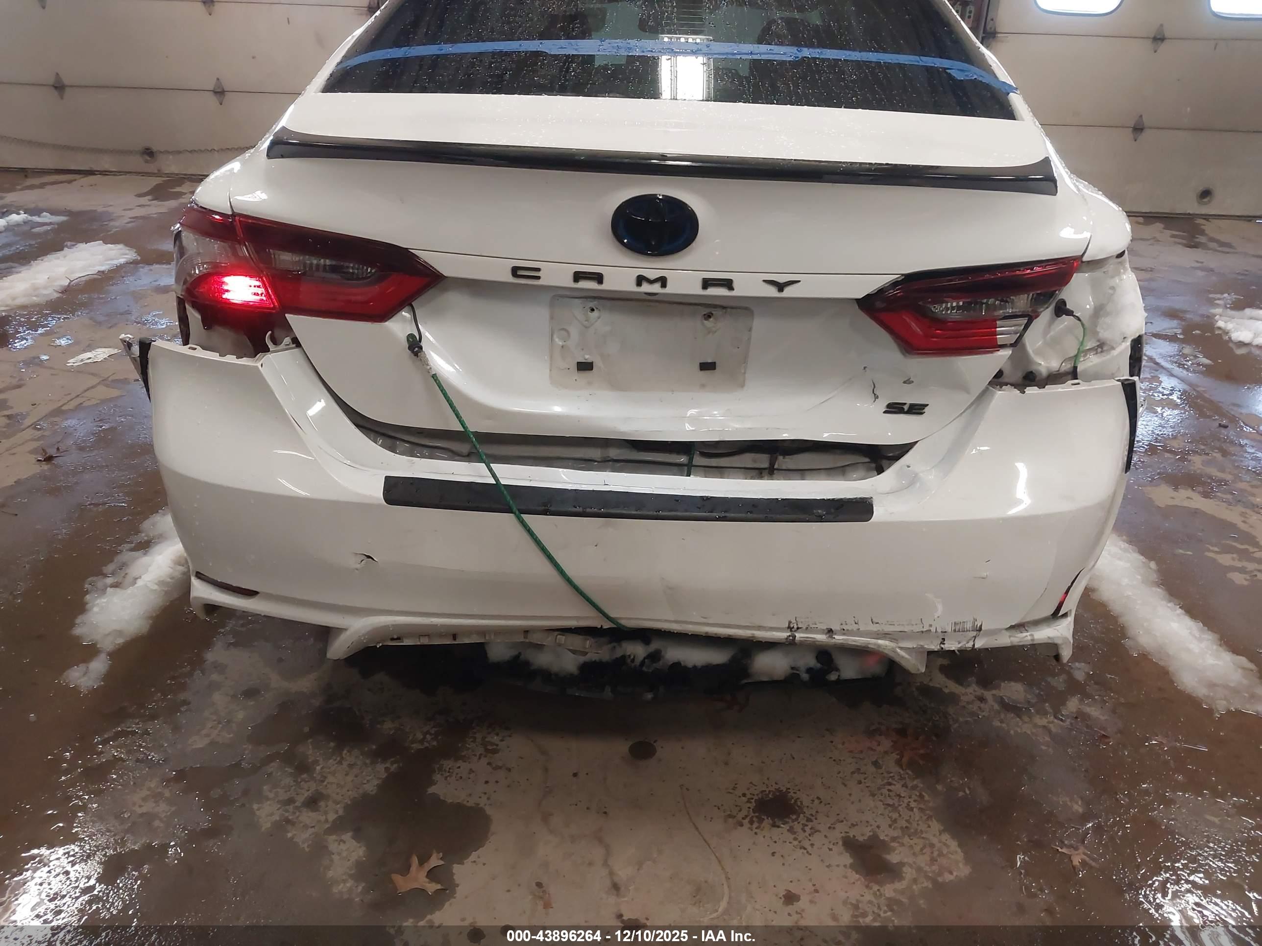 TOYOTA CAMRY image 6
