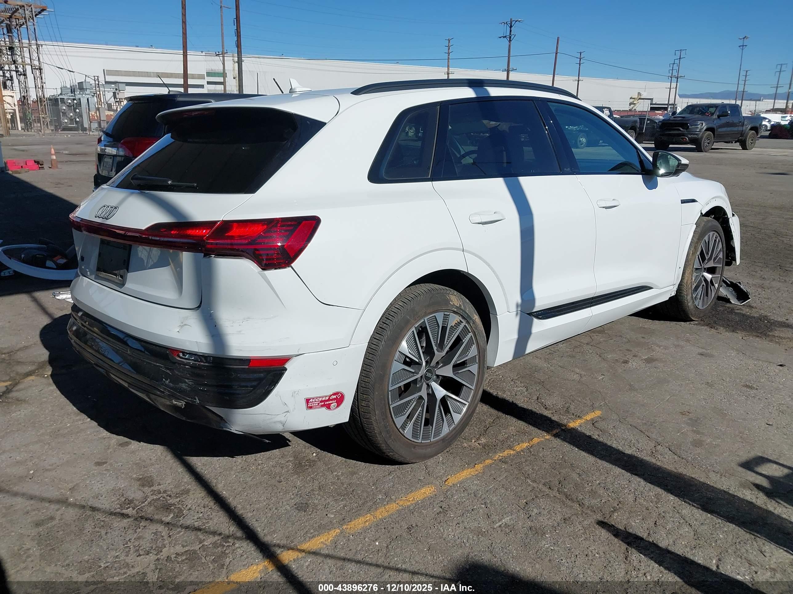 AUDI Q8 image 4