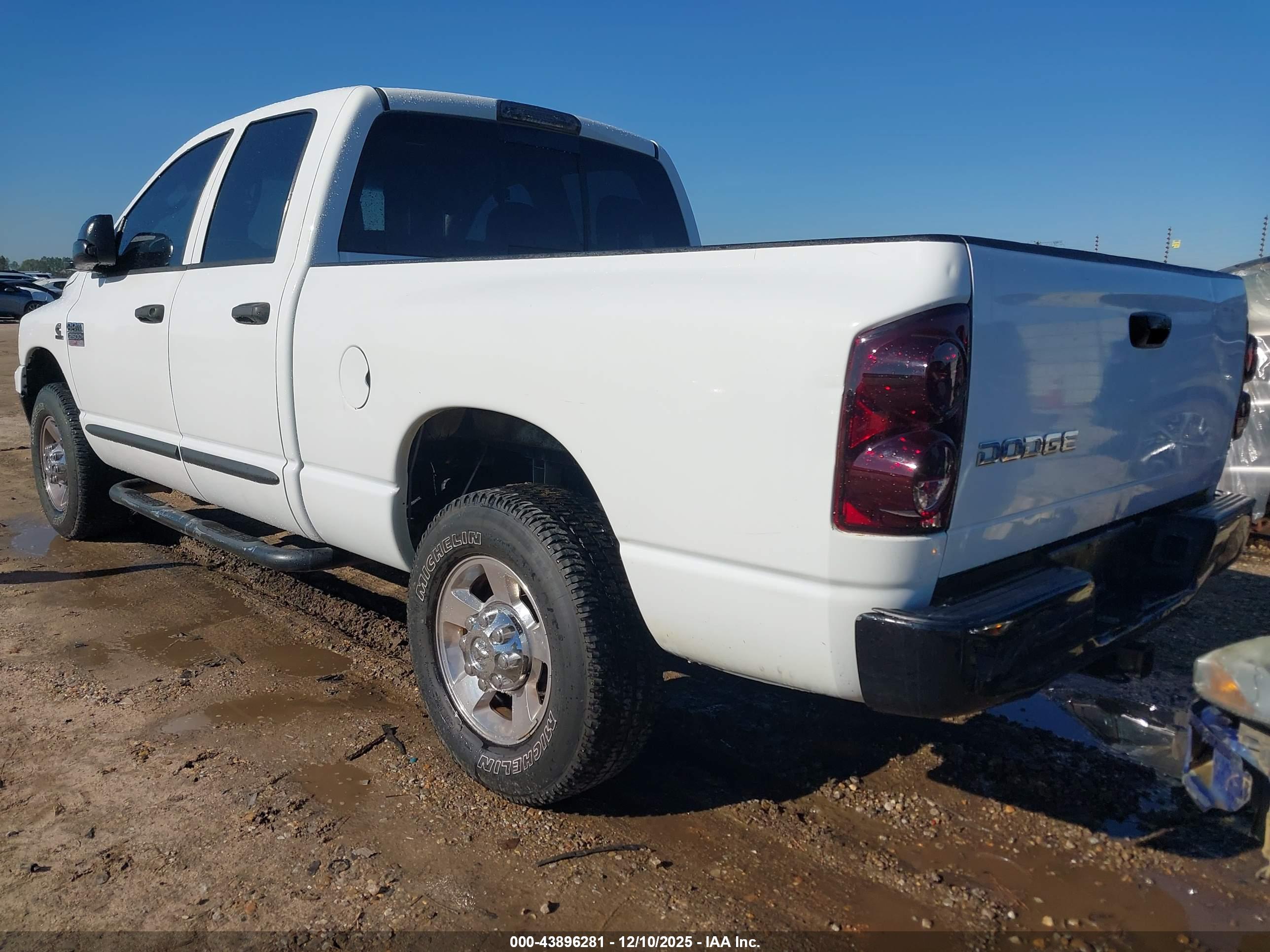 DODGE RAM image 3