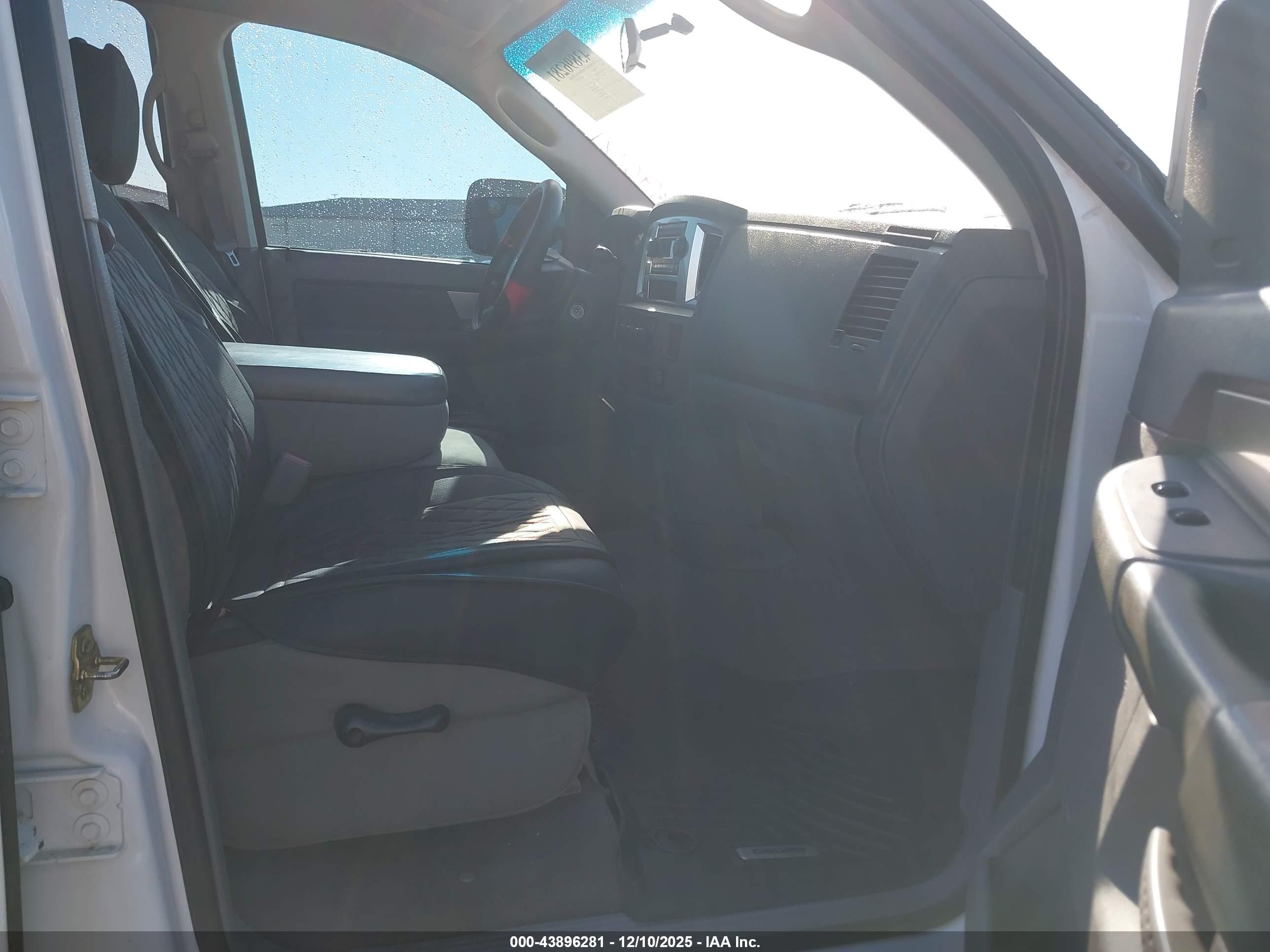 DODGE RAM image 5