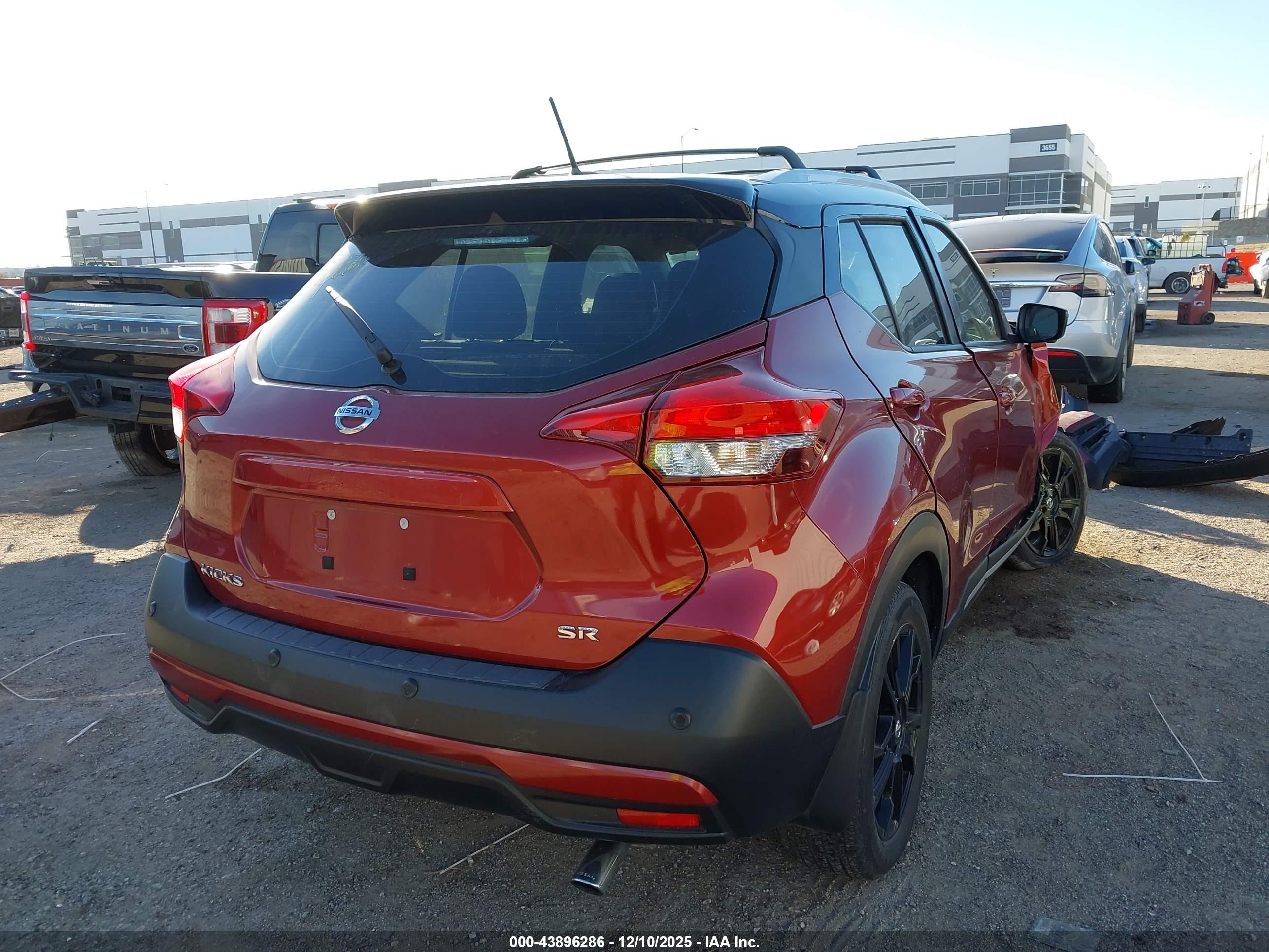 NISSAN KICKS image 4