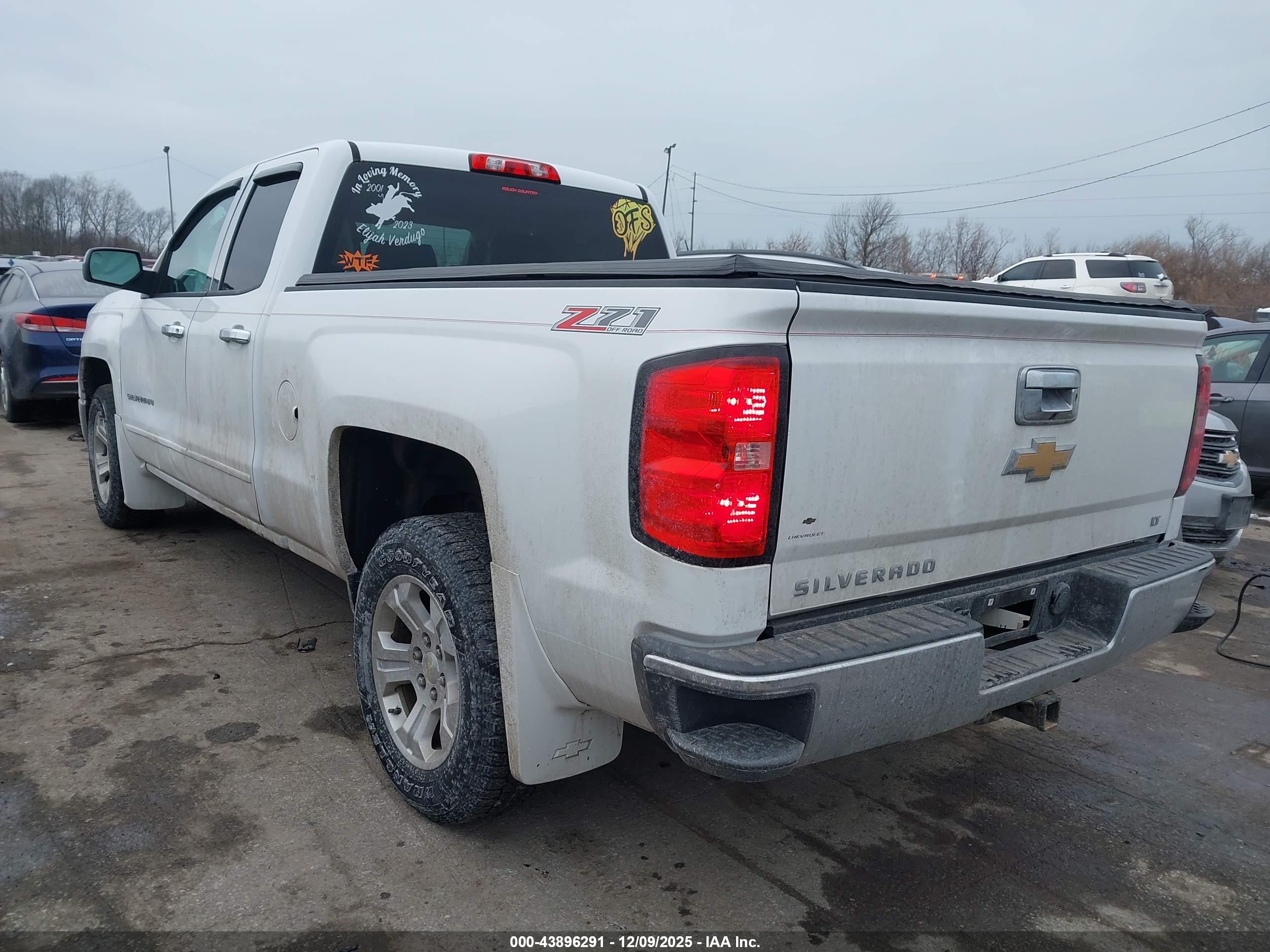 CHEVROLET SILVERADO image 3