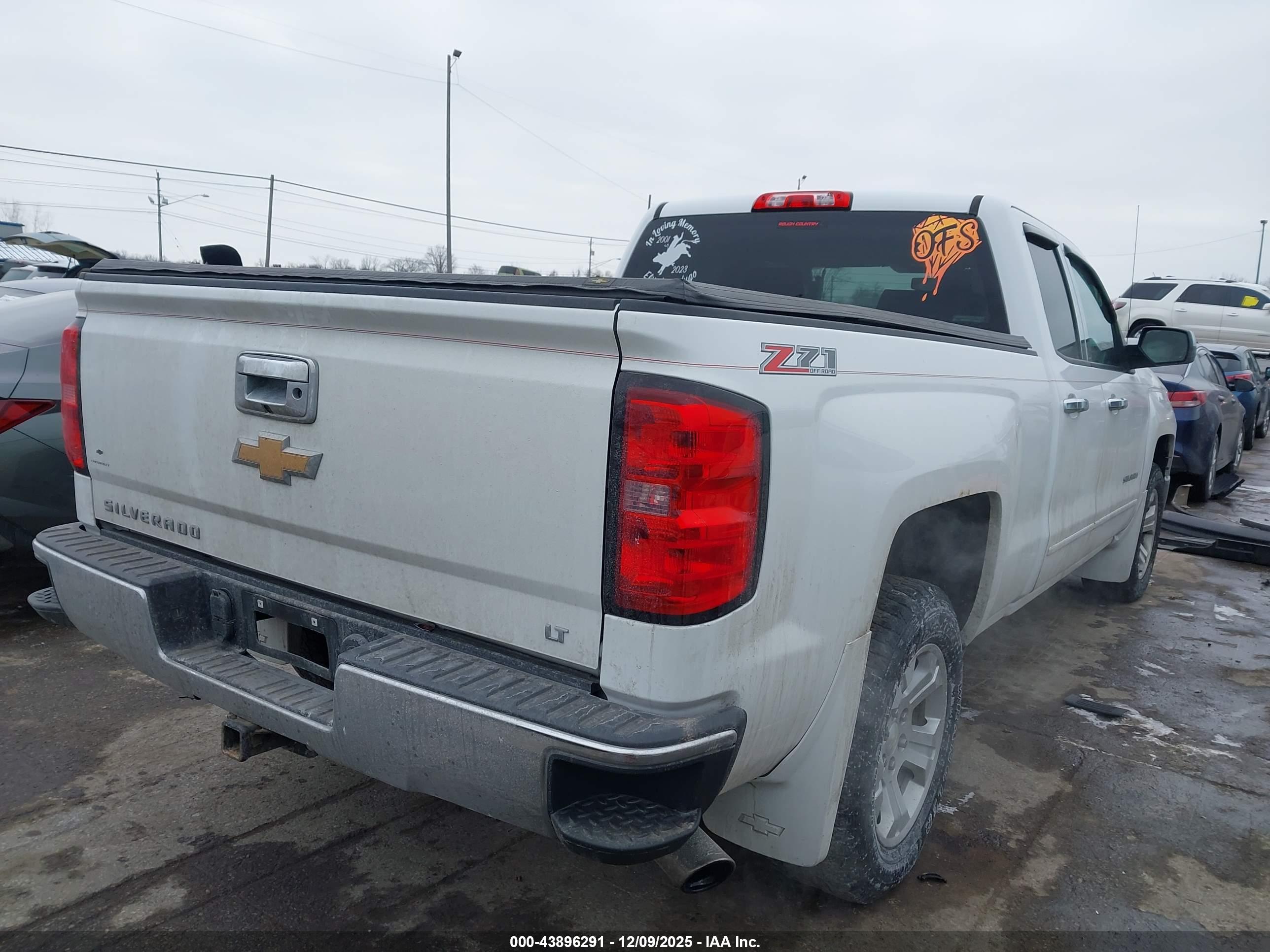 CHEVROLET SILVERADO image 4