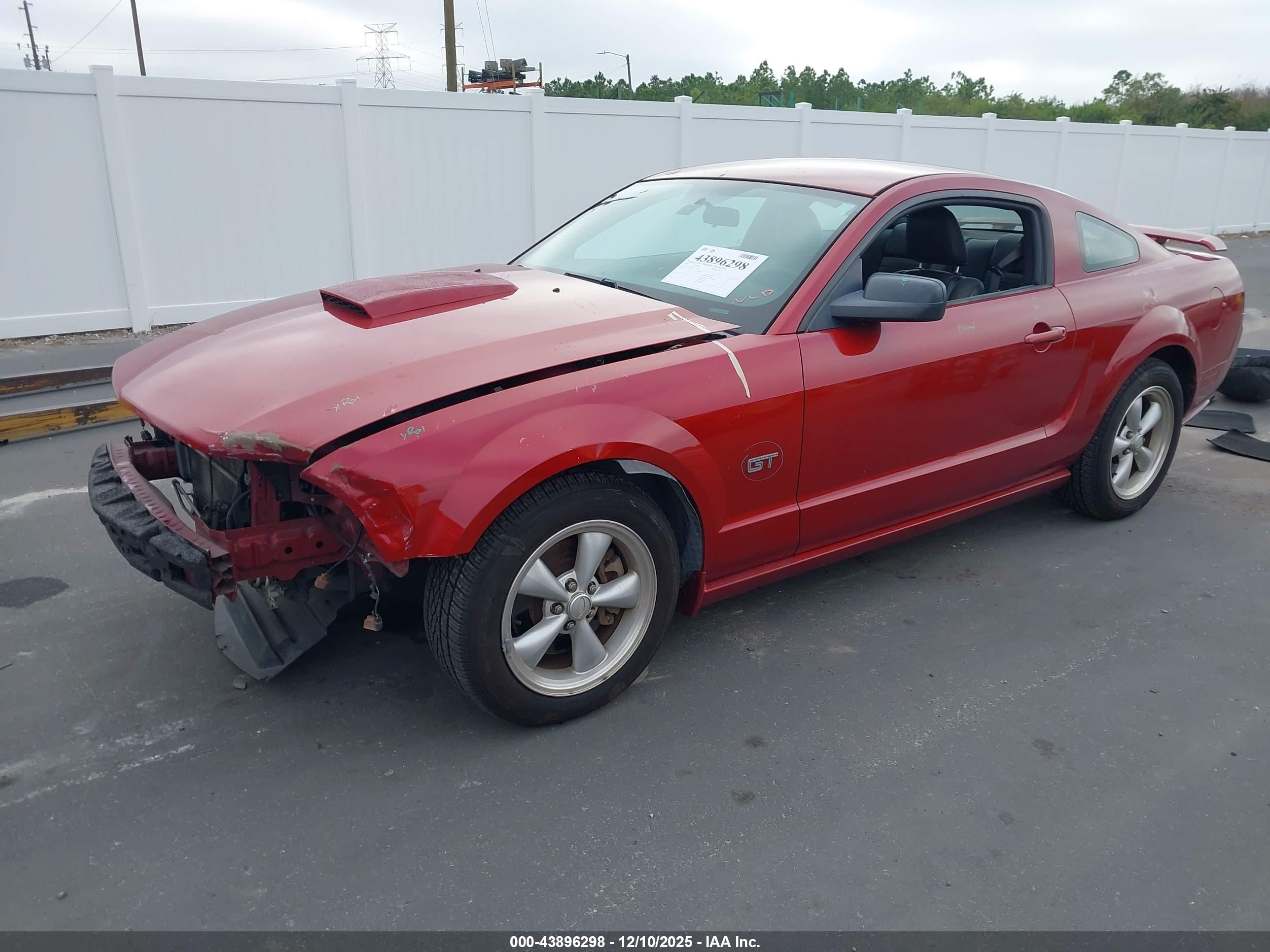 FORD MUSTANG image 2