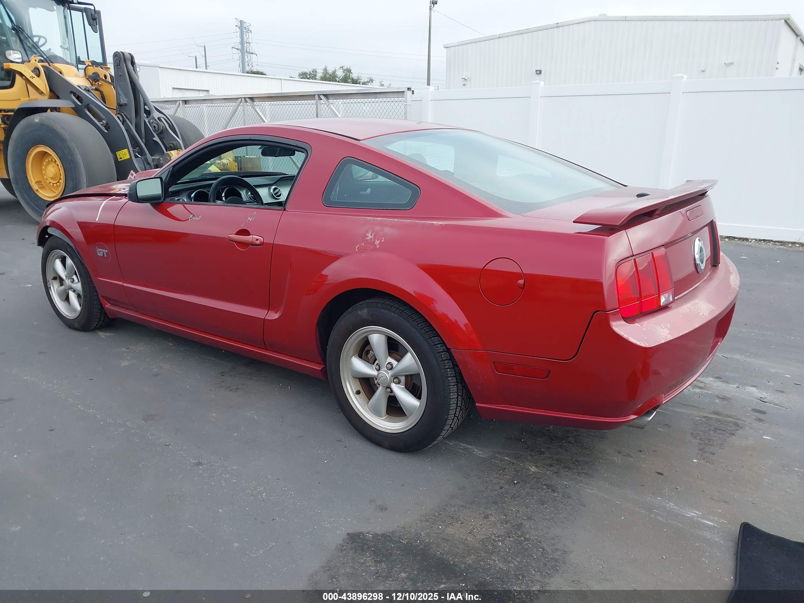 FORD MUSTANG image 3