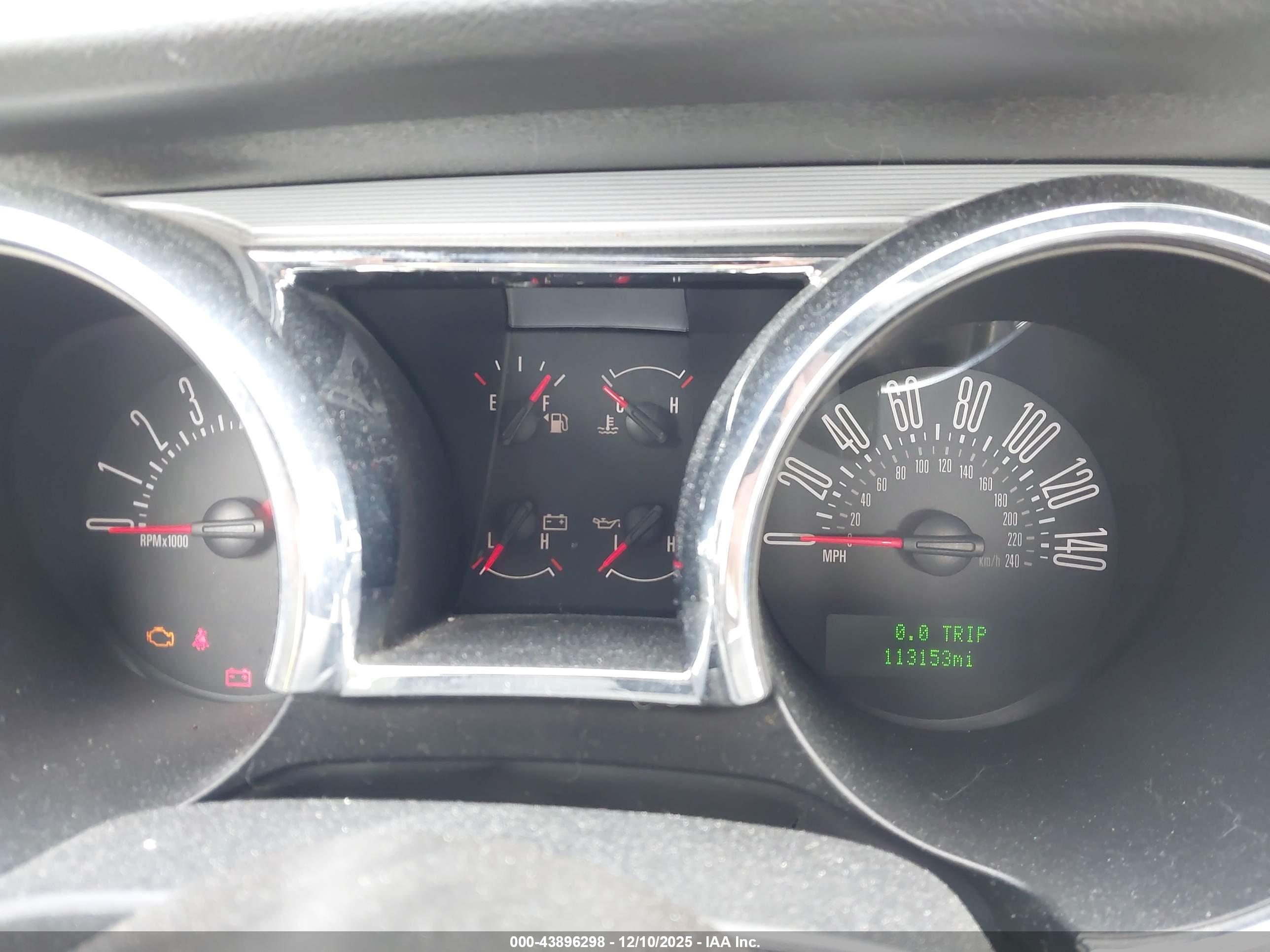FORD MUSTANG image 7