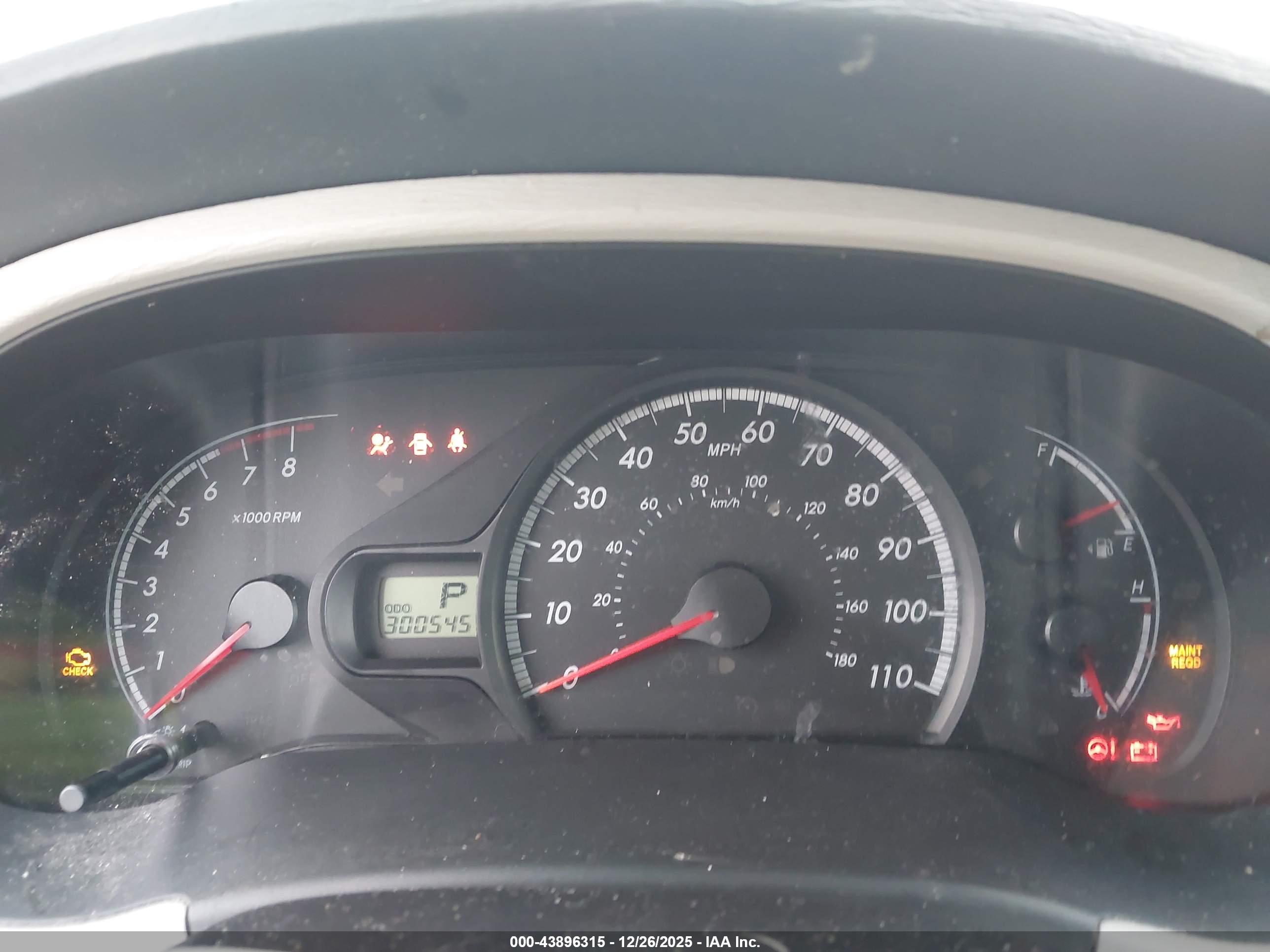 TOYOTA SIENNA image 7