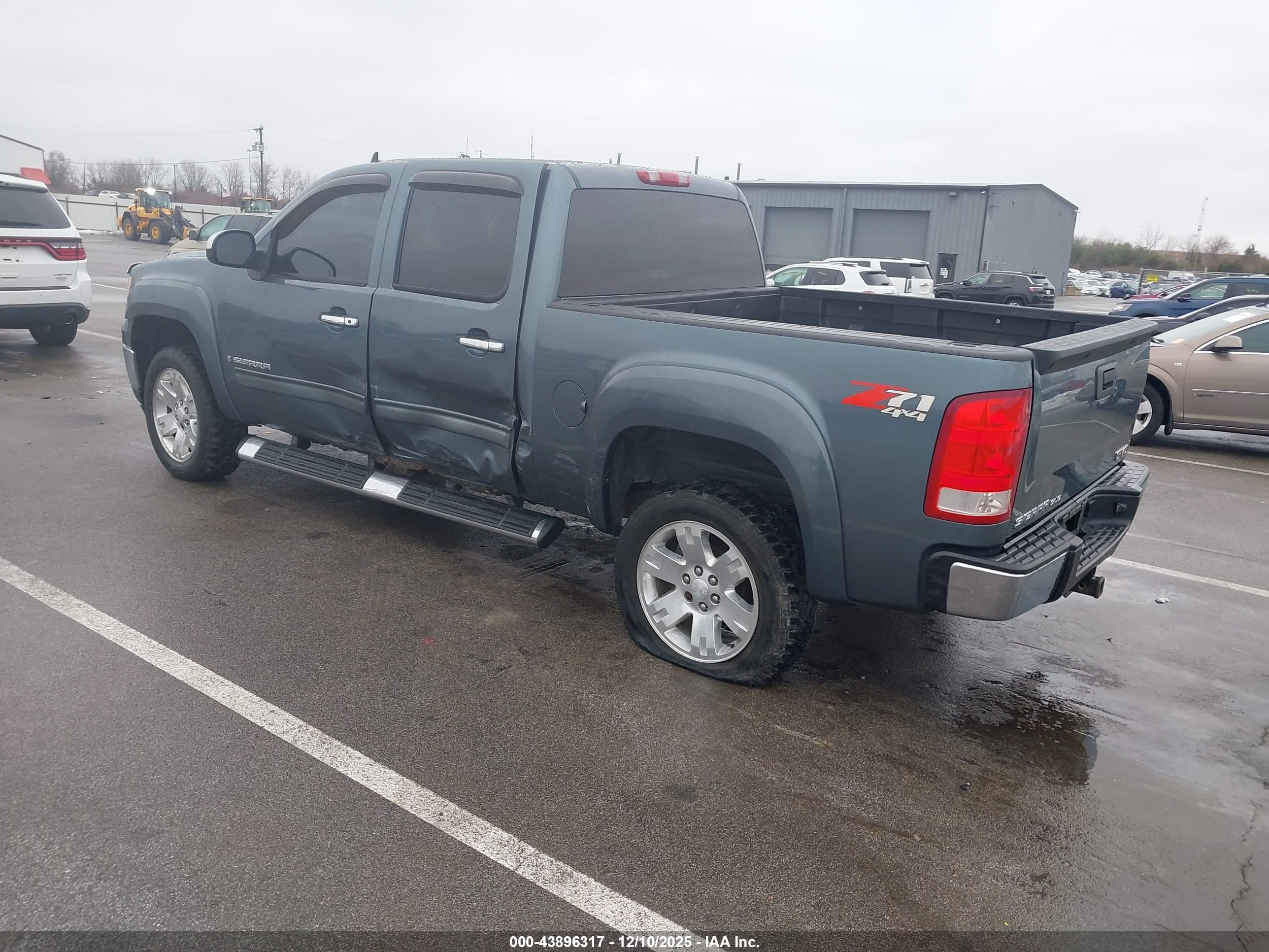 GMC SIERRA image 3