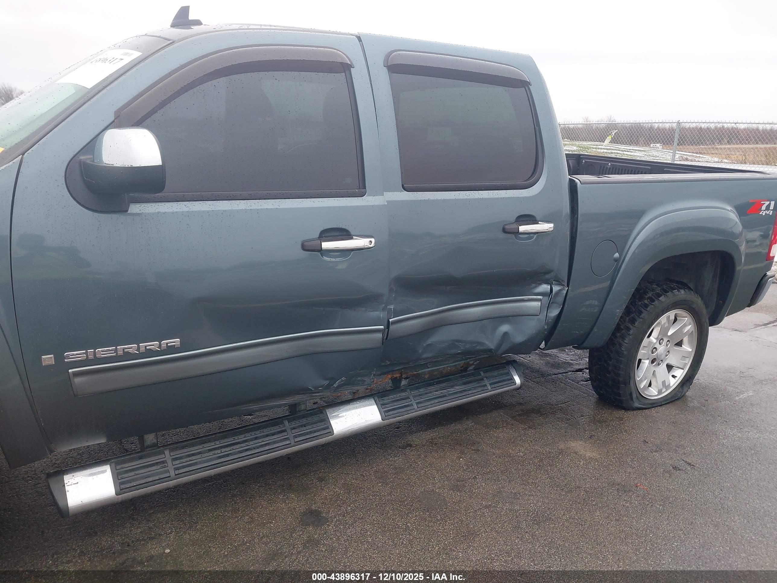 GMC SIERRA image 6