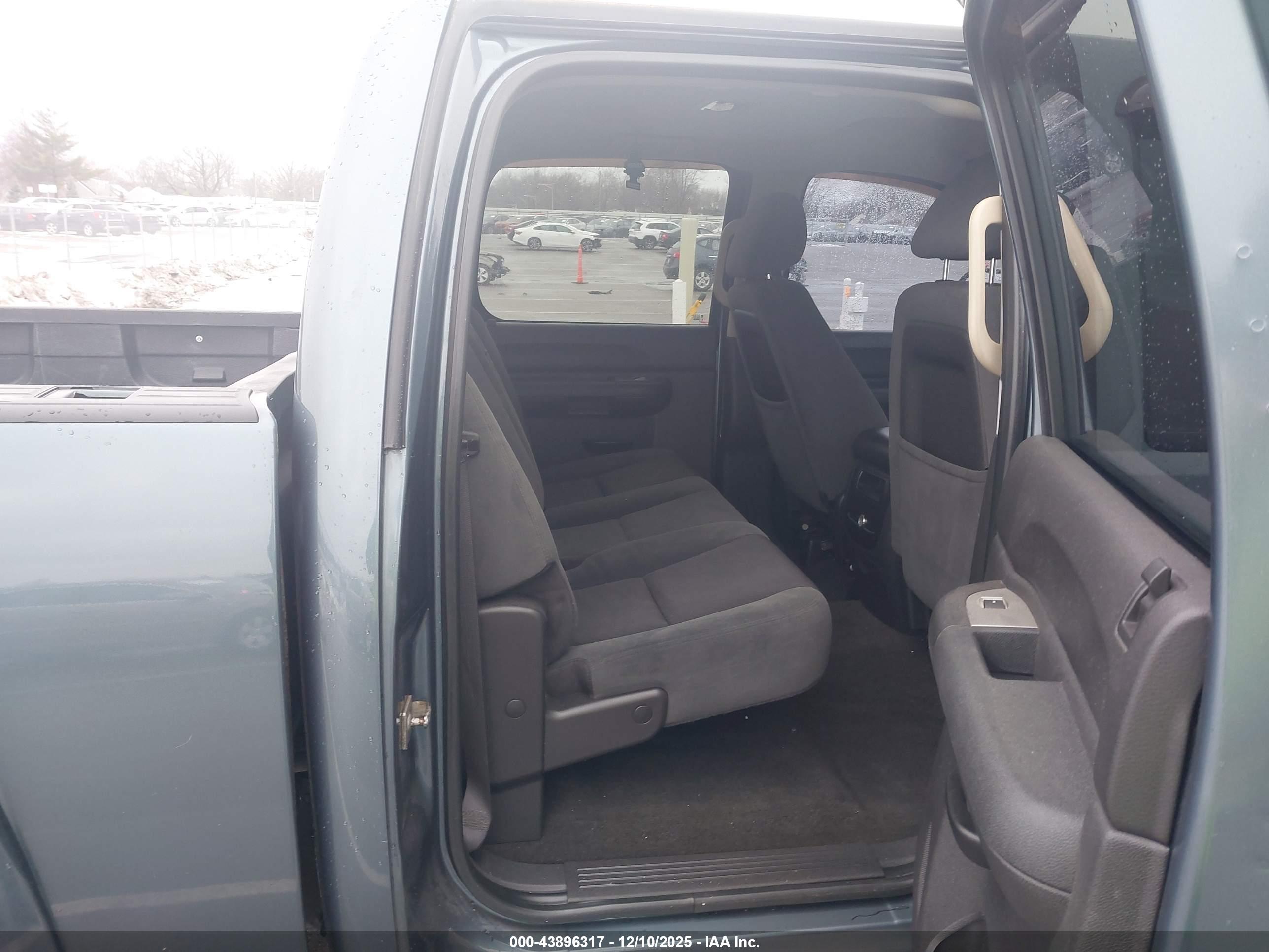GMC SIERRA image 8