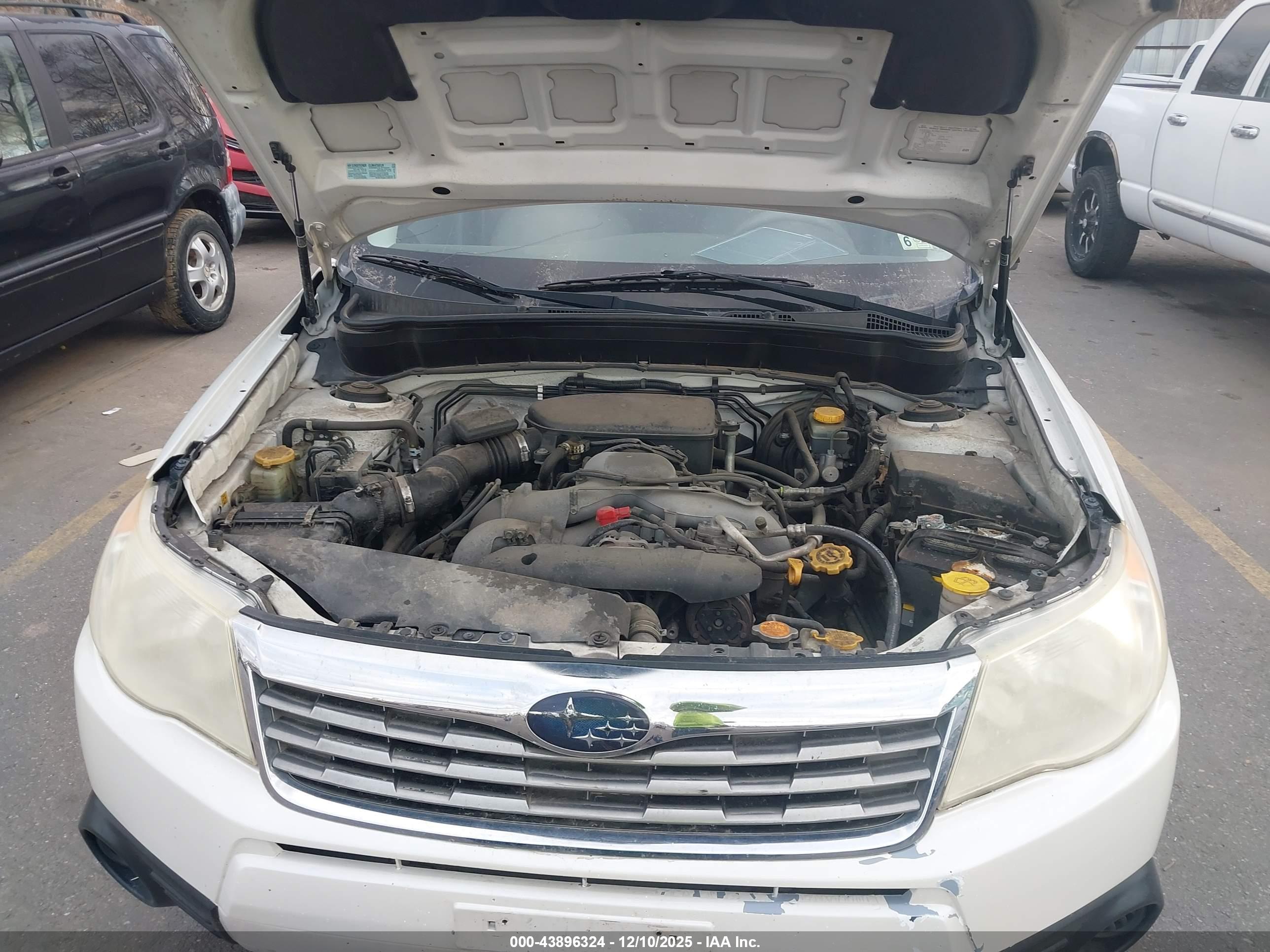SUBARU FORESTER image 10