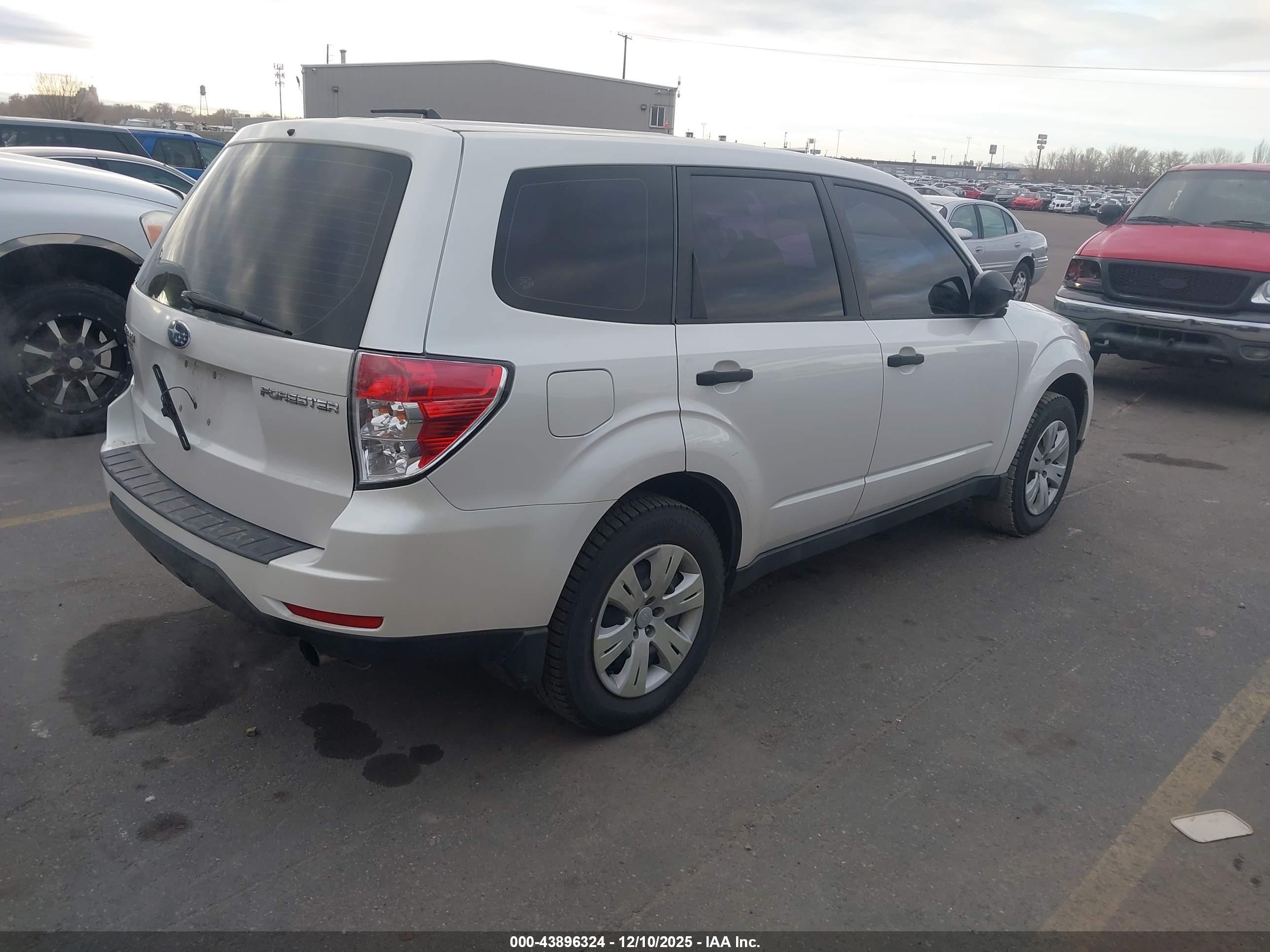 SUBARU FORESTER image 4