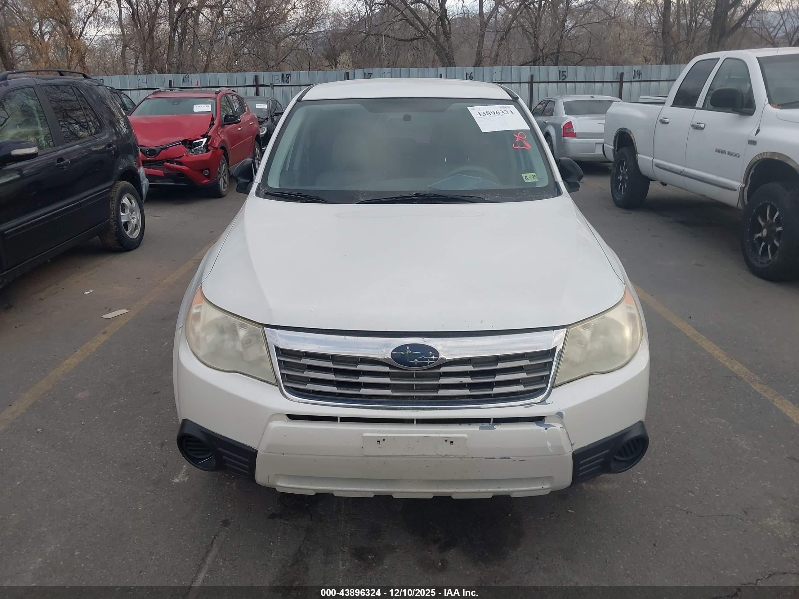 SUBARU FORESTER image 6