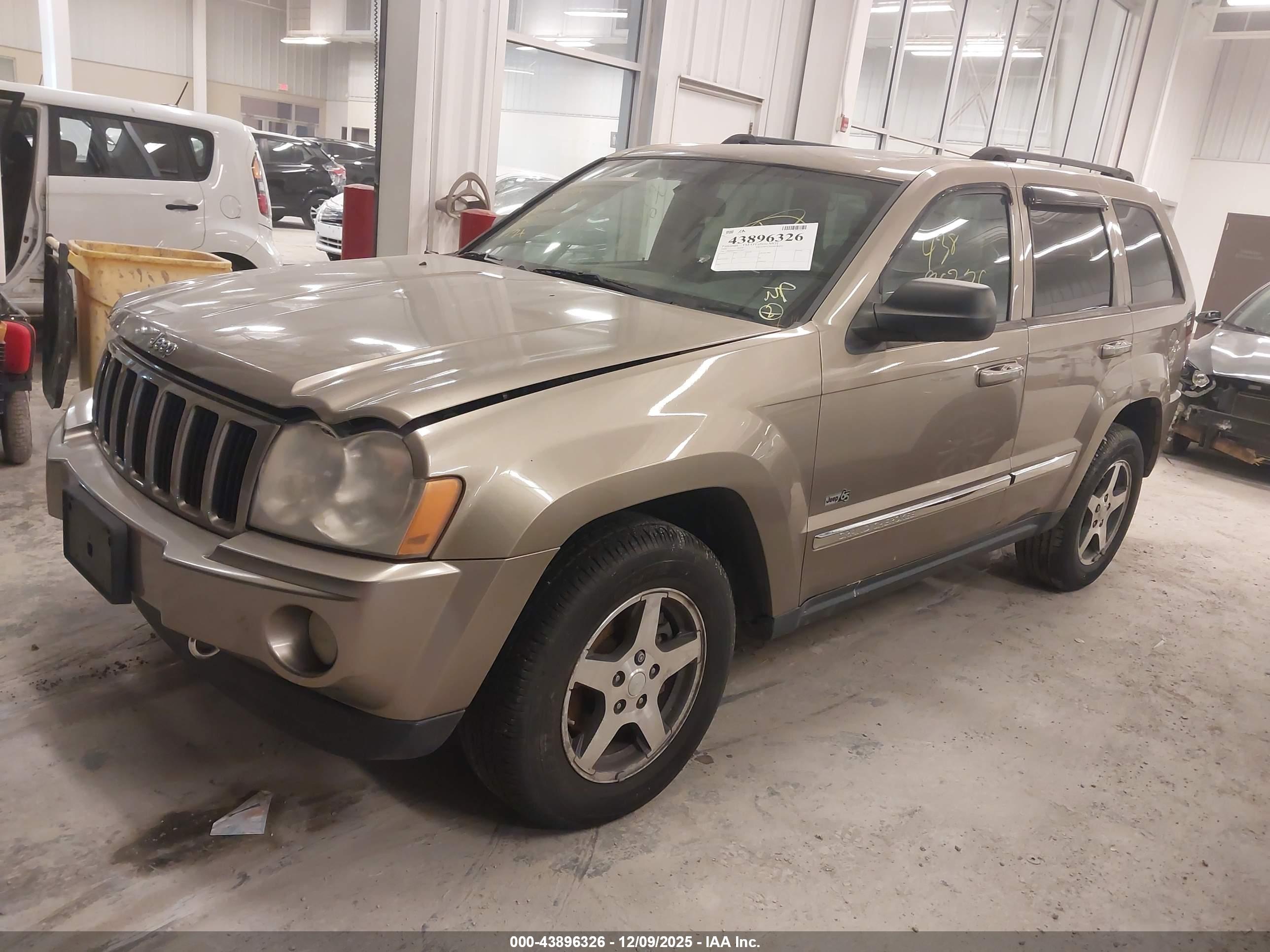 JEEP GRAND image 2
